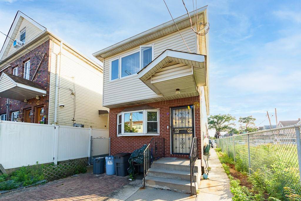 Queens Village, NY 11433,10702 165th ST