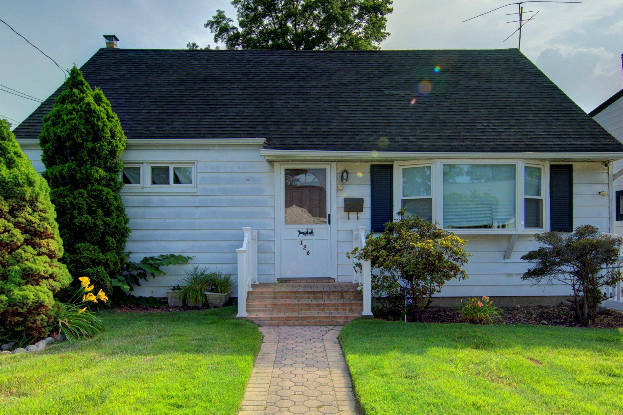 Uniondale, NY 11553,126 Walton Ave