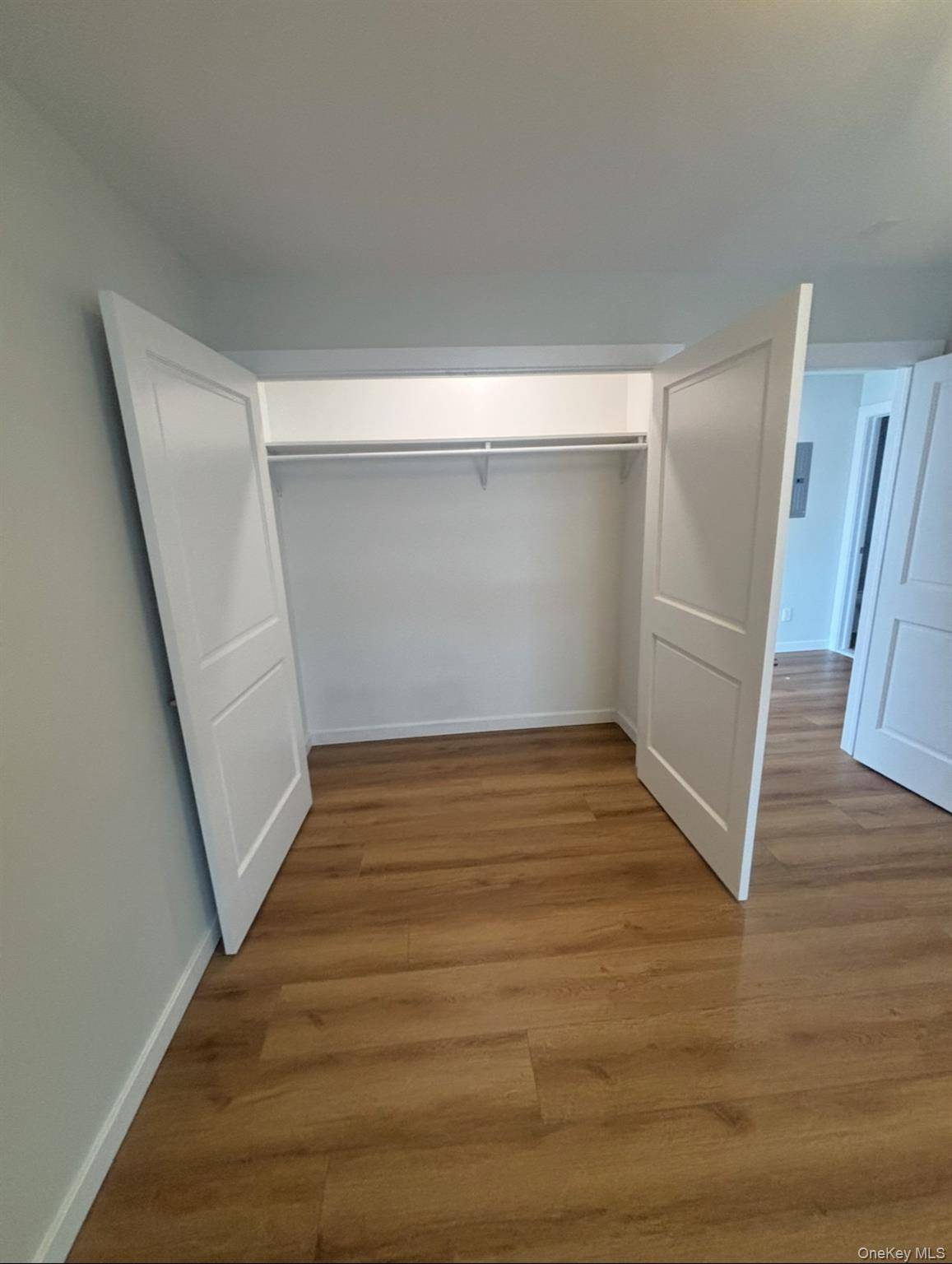 Oyster Bay, NY 11771,62 South ST #201