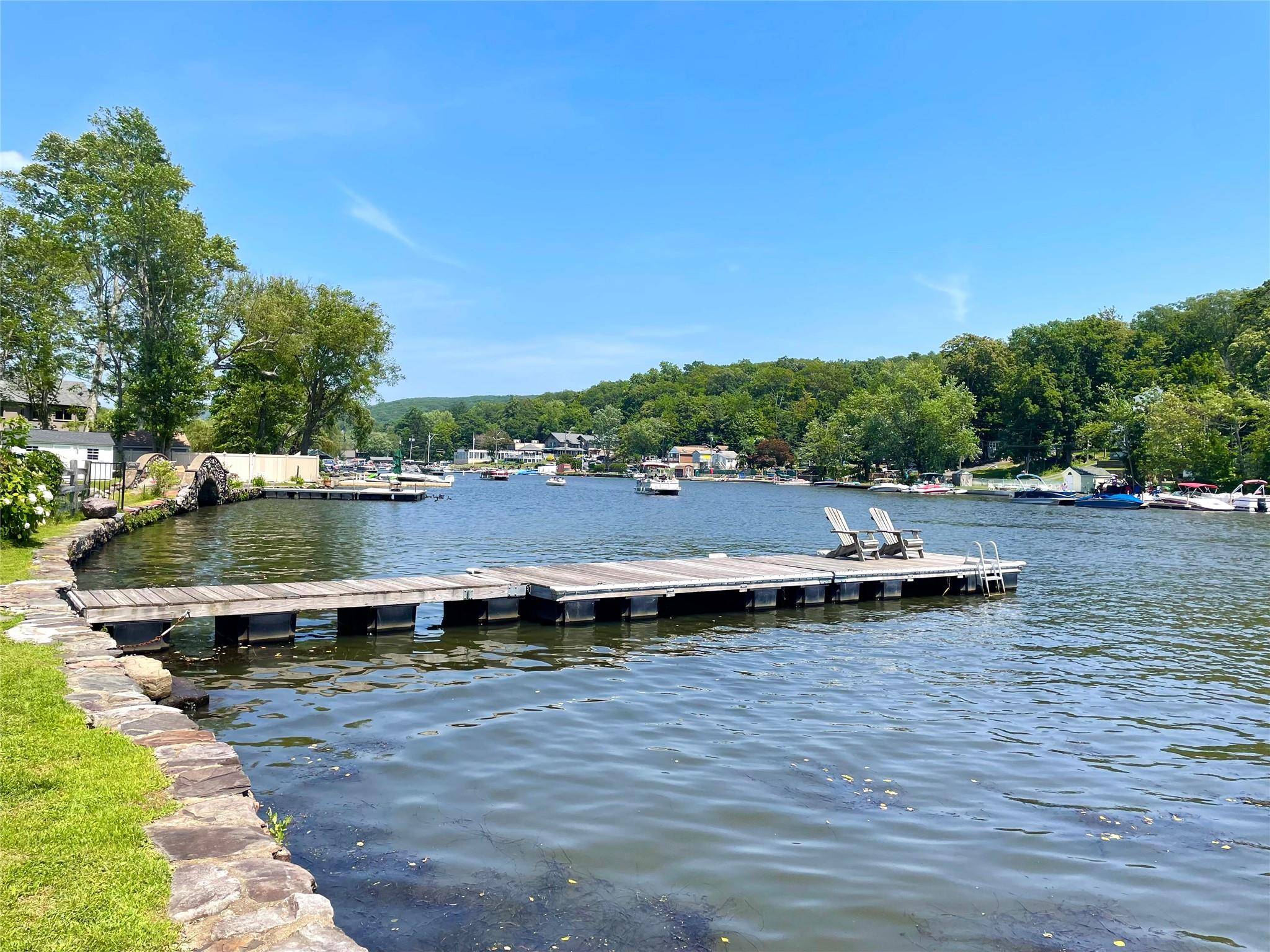 Greenwood Lake, NY 10925,10 Woodbine AVE