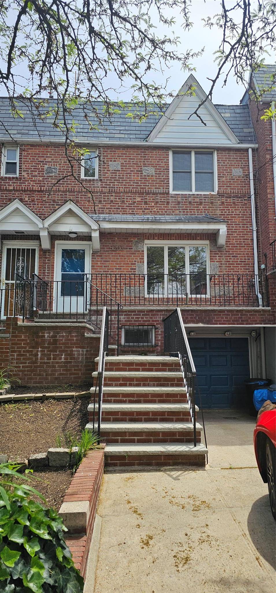 Maspeth, NY 11378,5203 72nd PL