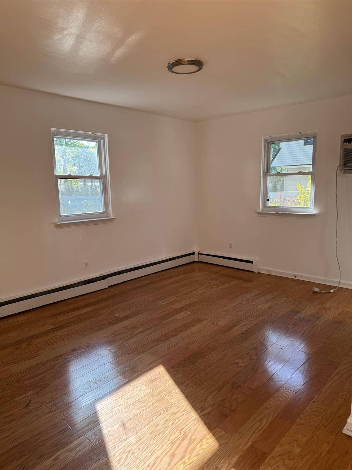 Shirley, NY 11967,35 Auborn AVE