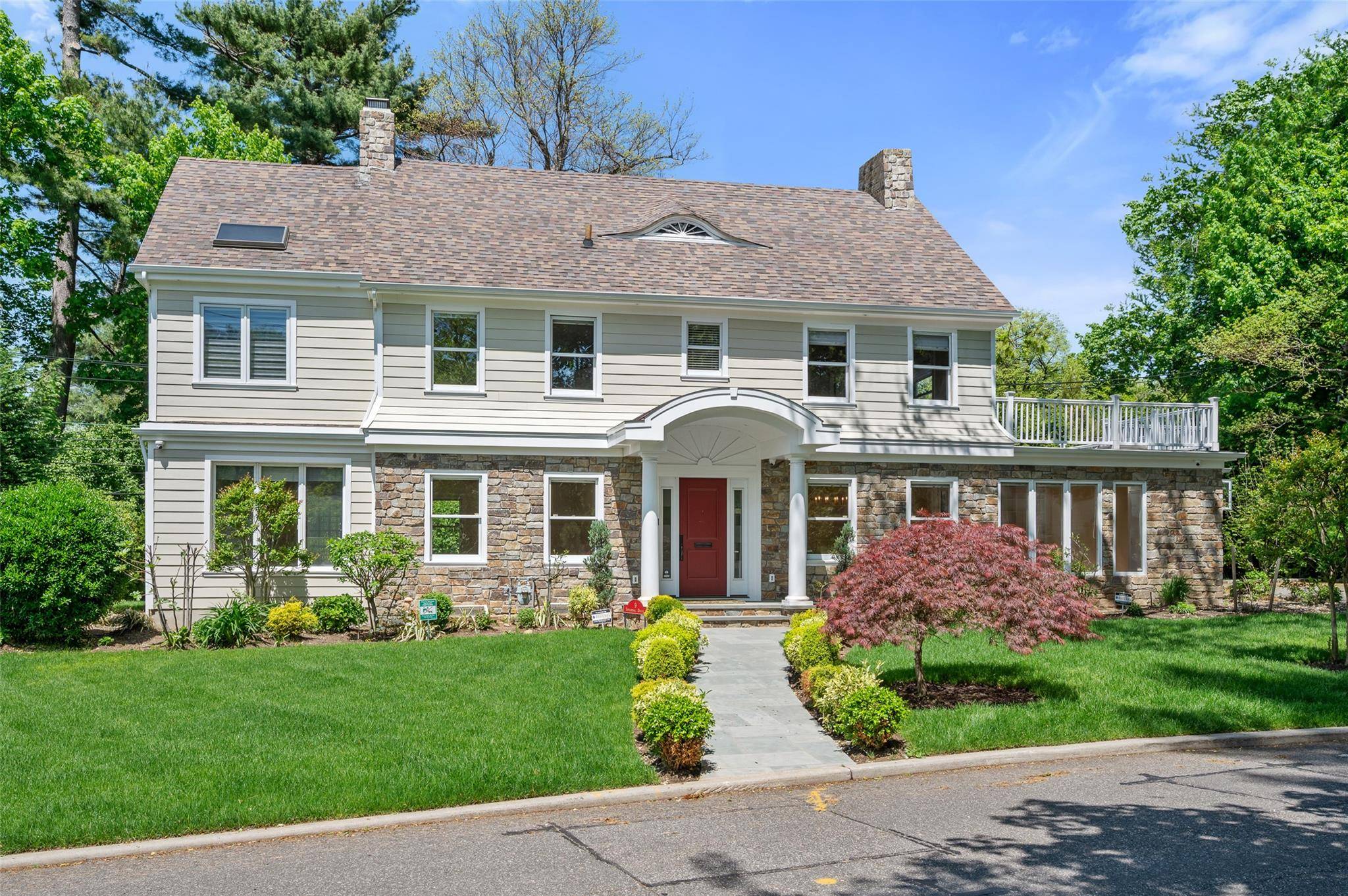 Great Neck, NY 11021,9 Sycamore DR