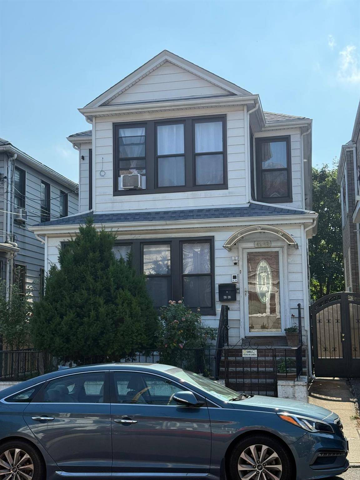 Elmhurst, NY 11373,4242 79th ST