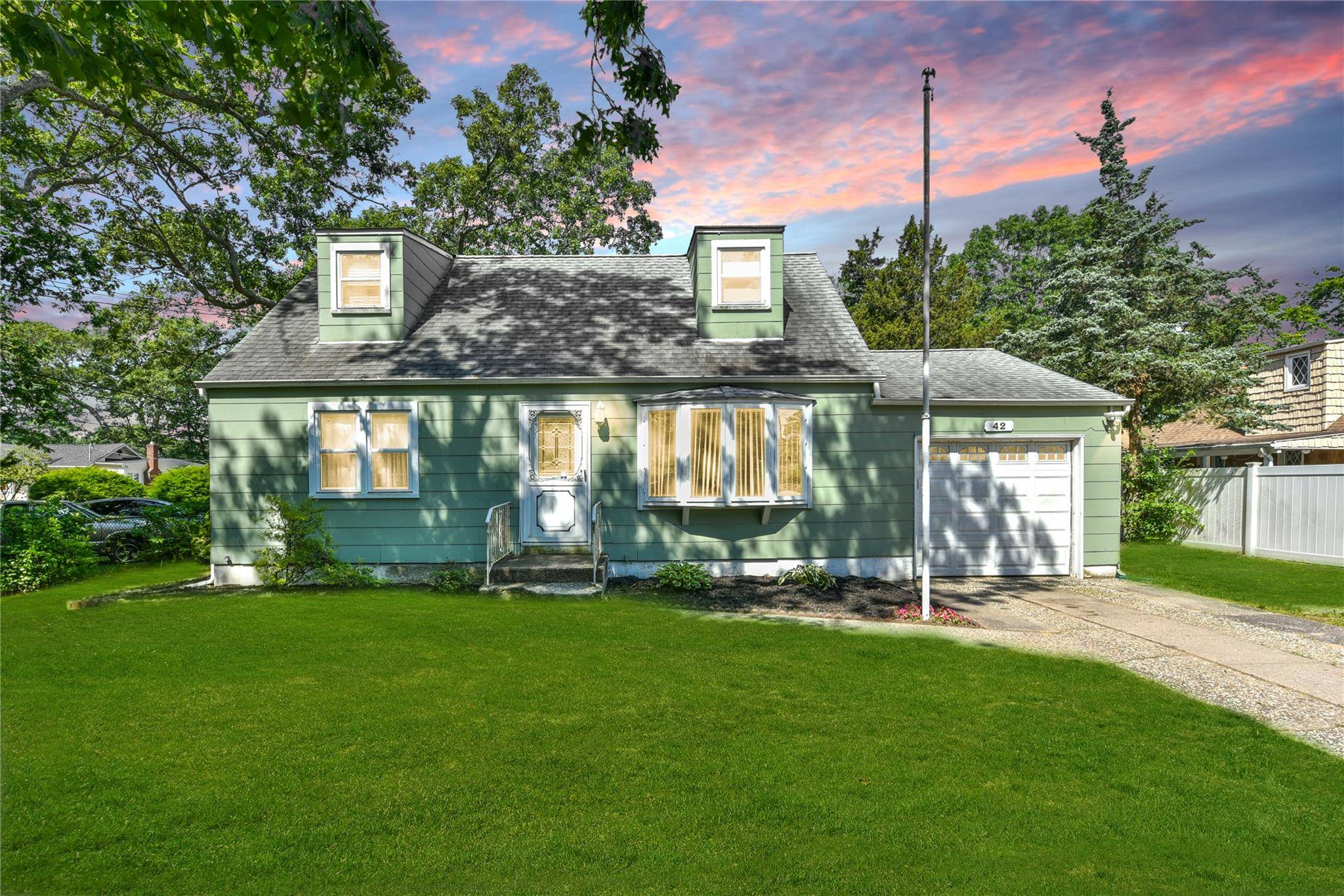Centereach, NY 11720,42 N Coleman RD