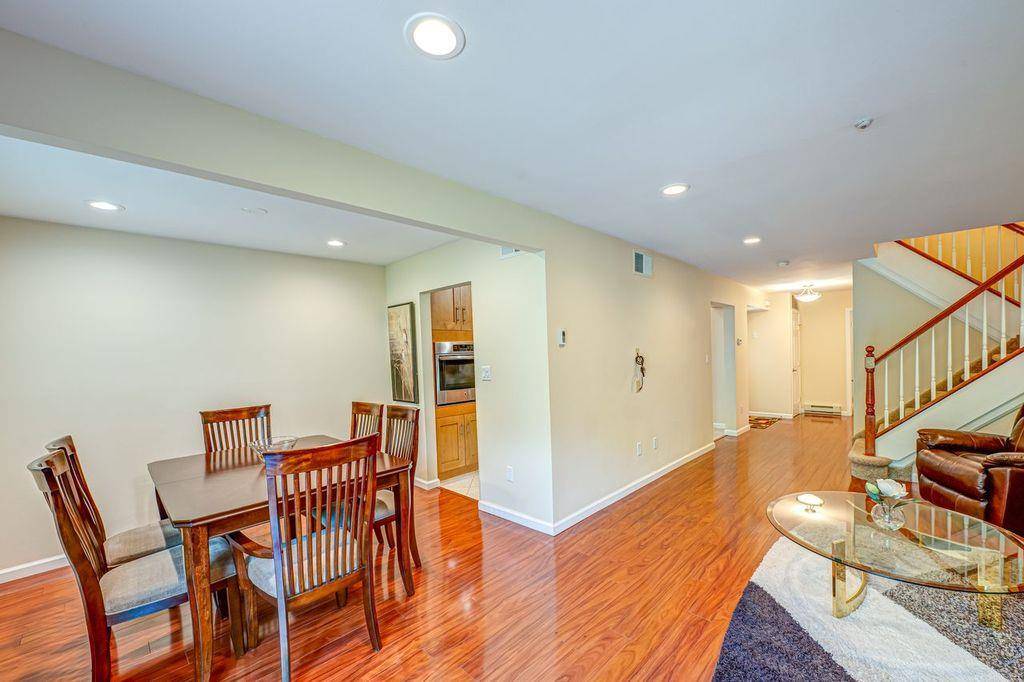 Saint James, NY 11780,205 Flair CT