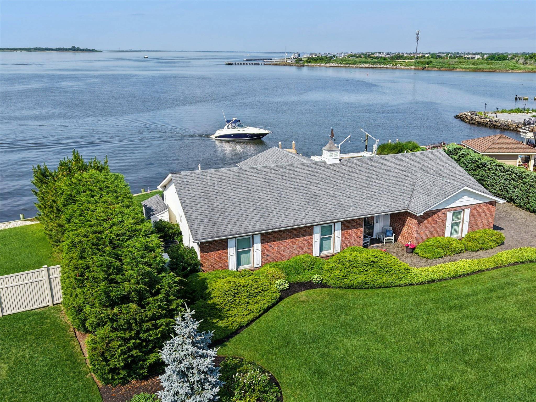 Copiague, NY 11726,39 Shore DR