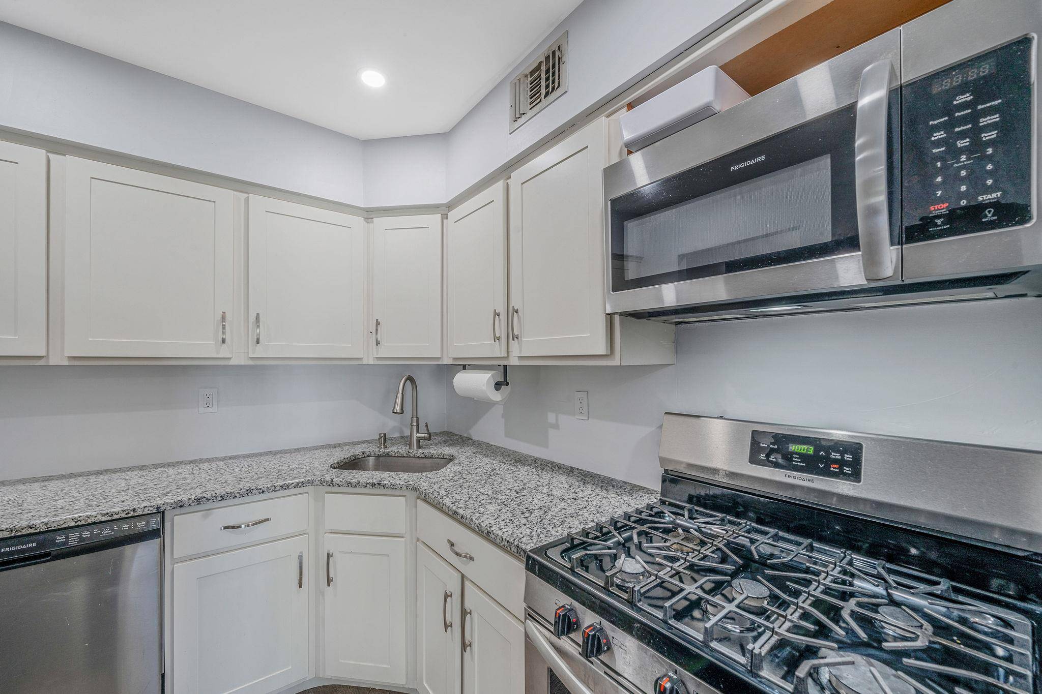Middle Island, NY 11953,77 Fairview Circle CIR #77