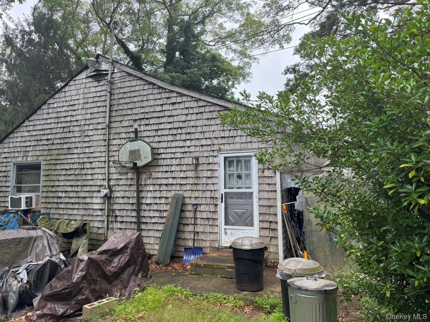 Huntington Station, NY 11746,76 Horton DR