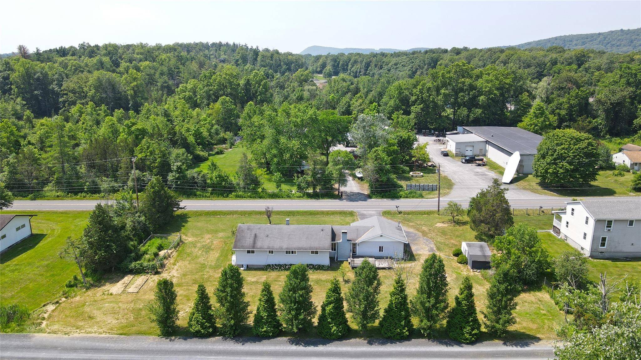 Saugerties, NY 12477,438 Malden TPKE