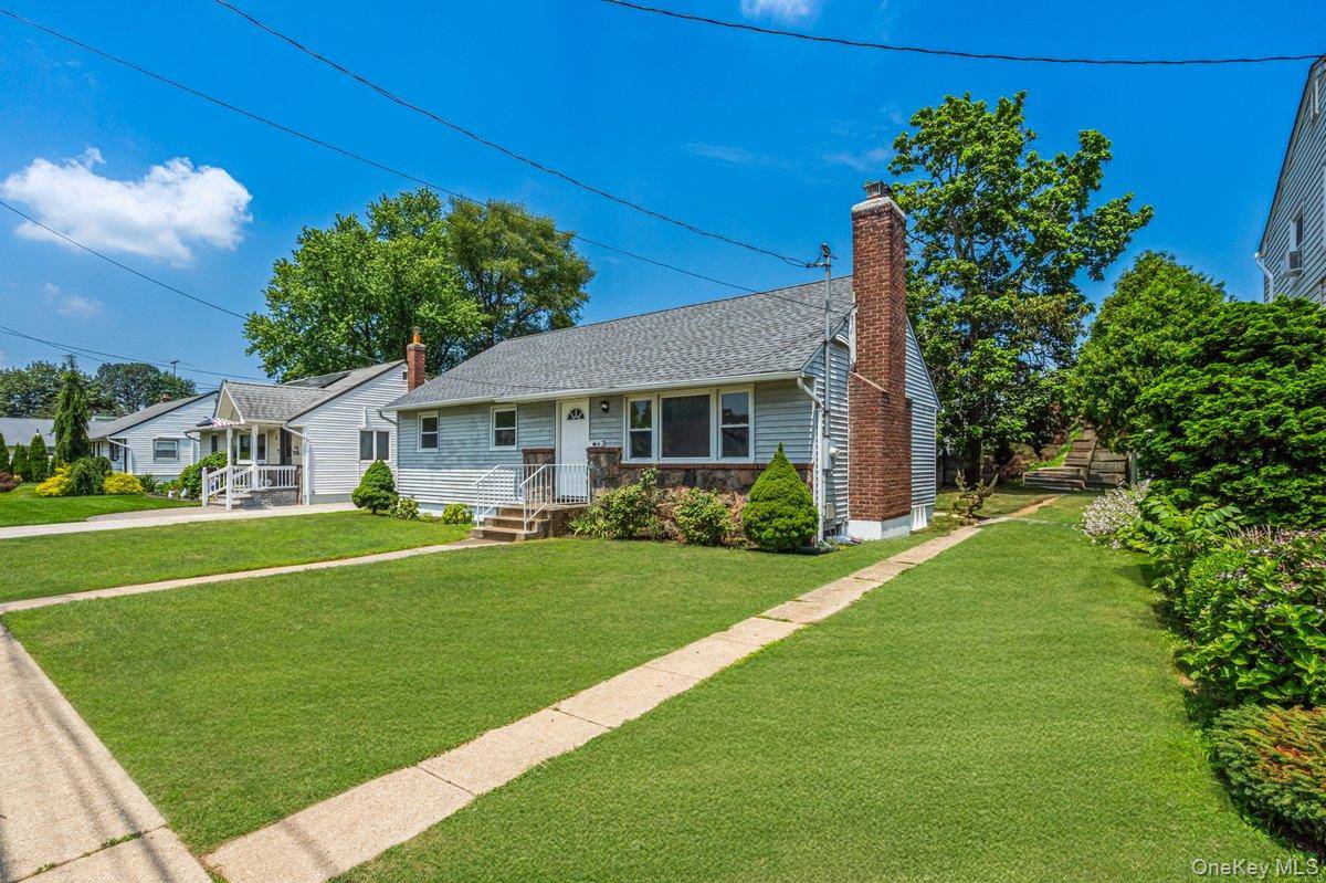 Hicksville, NY 11801,19 Dakota ST