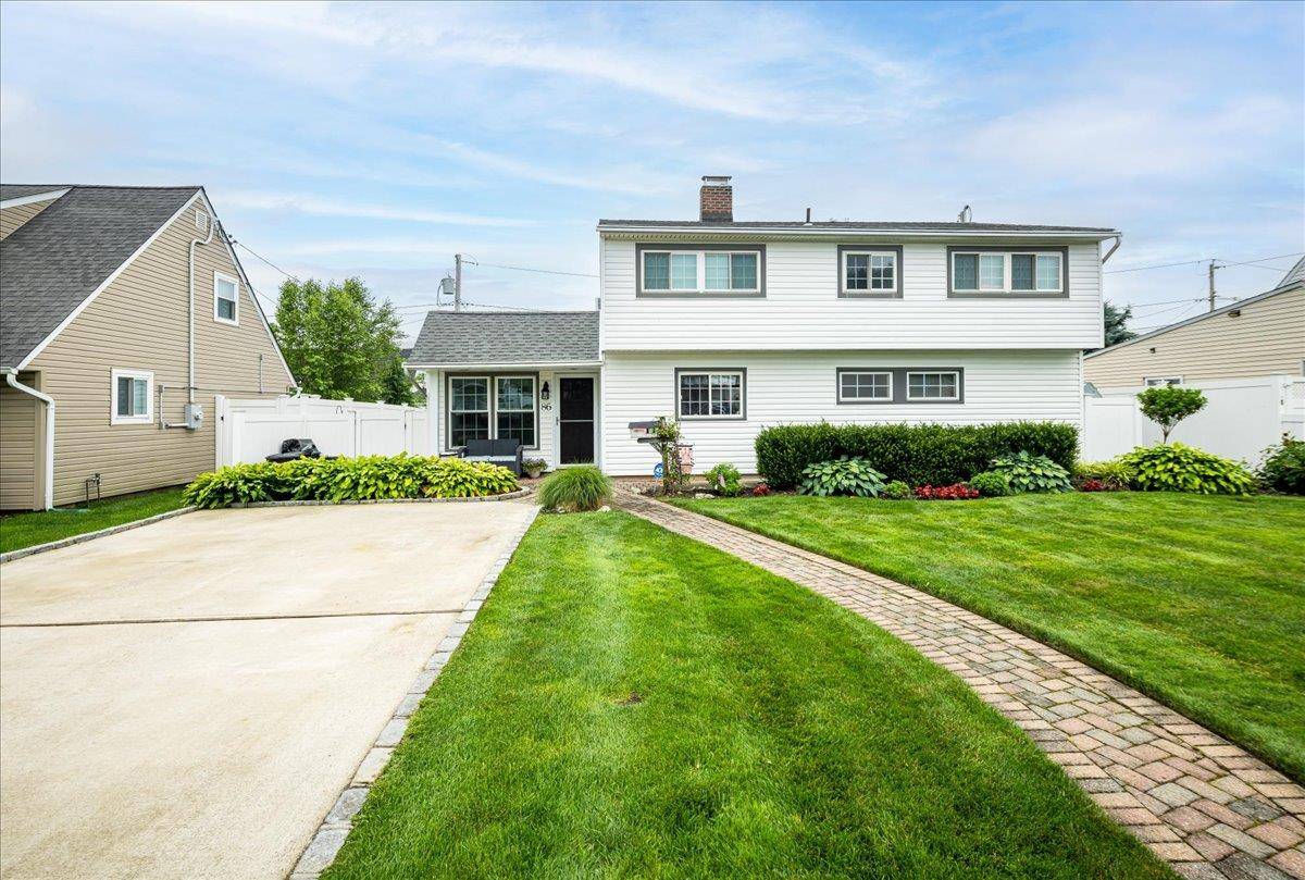 Levittown, NY 11756,86 Shepherd LN