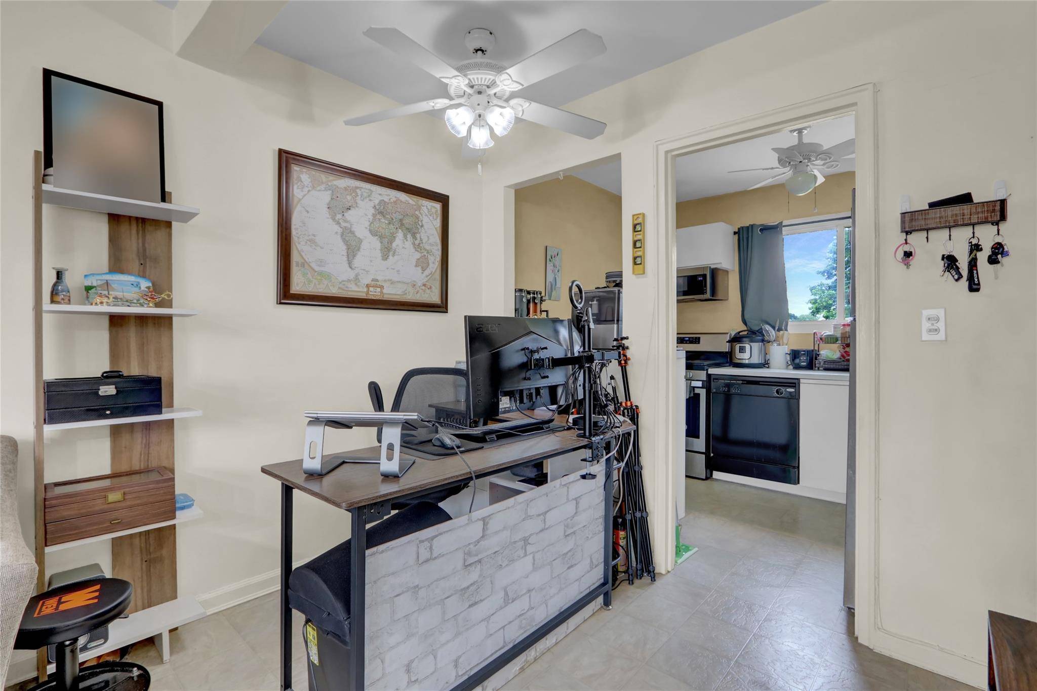Valley Stream, NY 11580,1061 Fenwood Dr #3