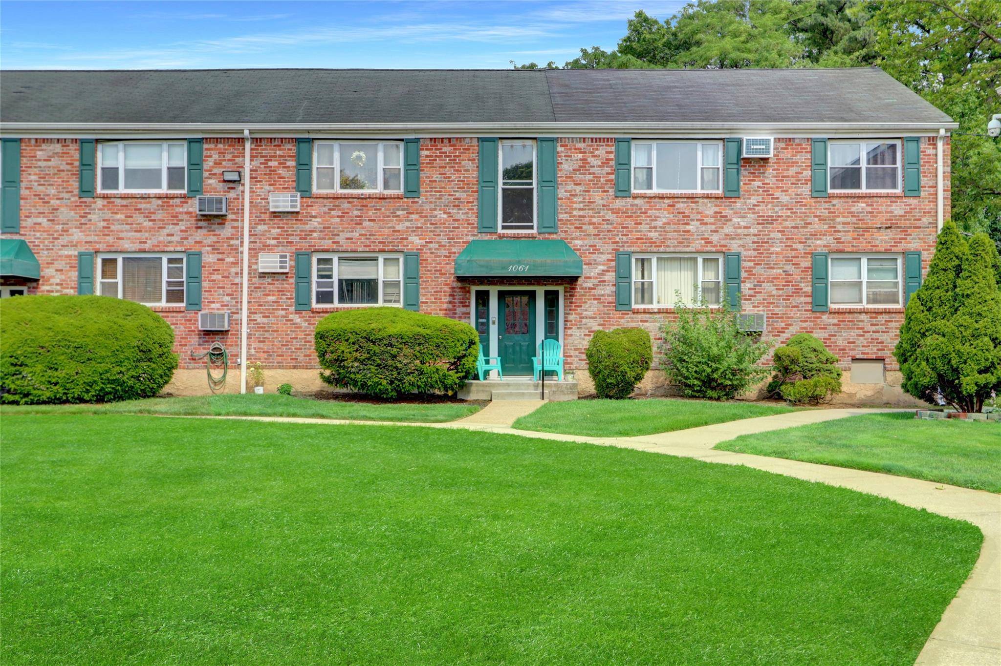 Valley Stream, NY 11580,1061 Fenwood Dr #3