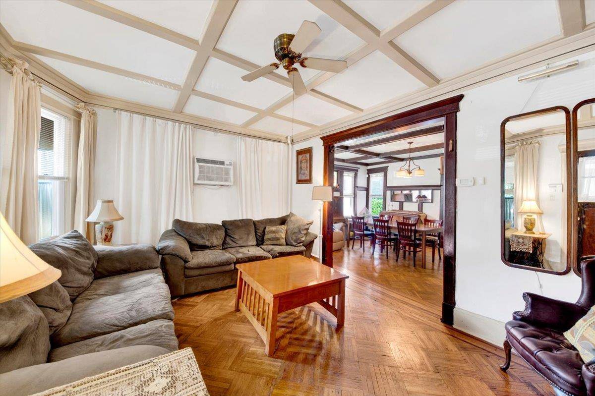 Bayside, NY 11361,3516 216th ST