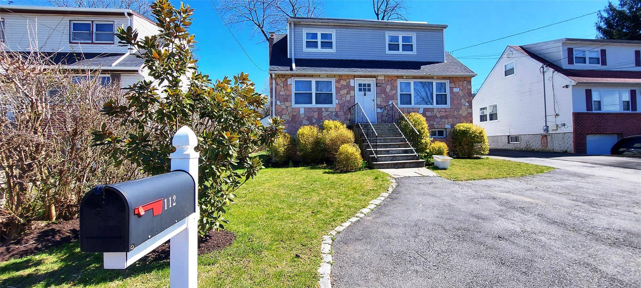 Elmsford, NY 10523,112 Cabot AVE