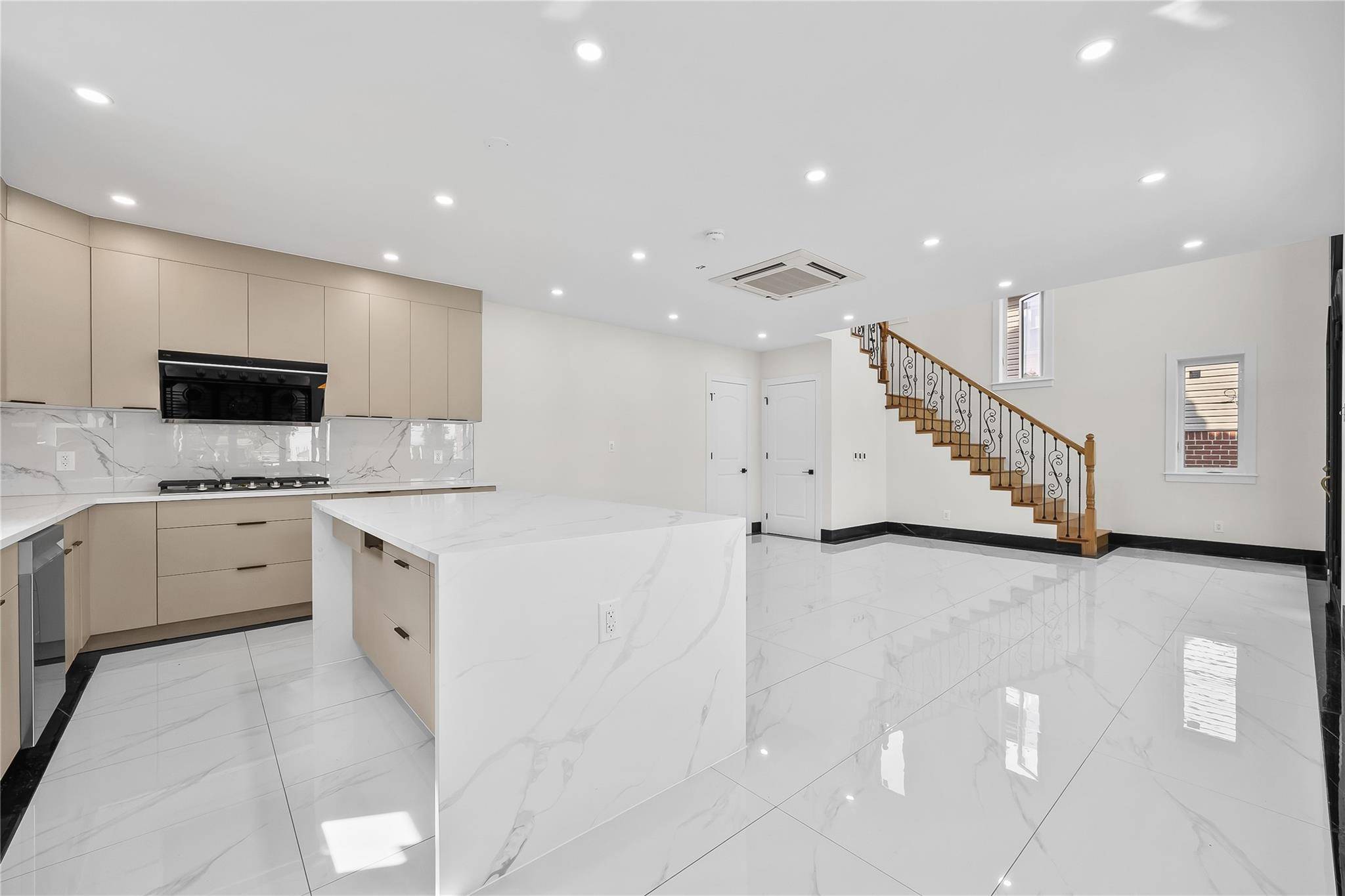 Bayside, NY 11361,20222 45th DR