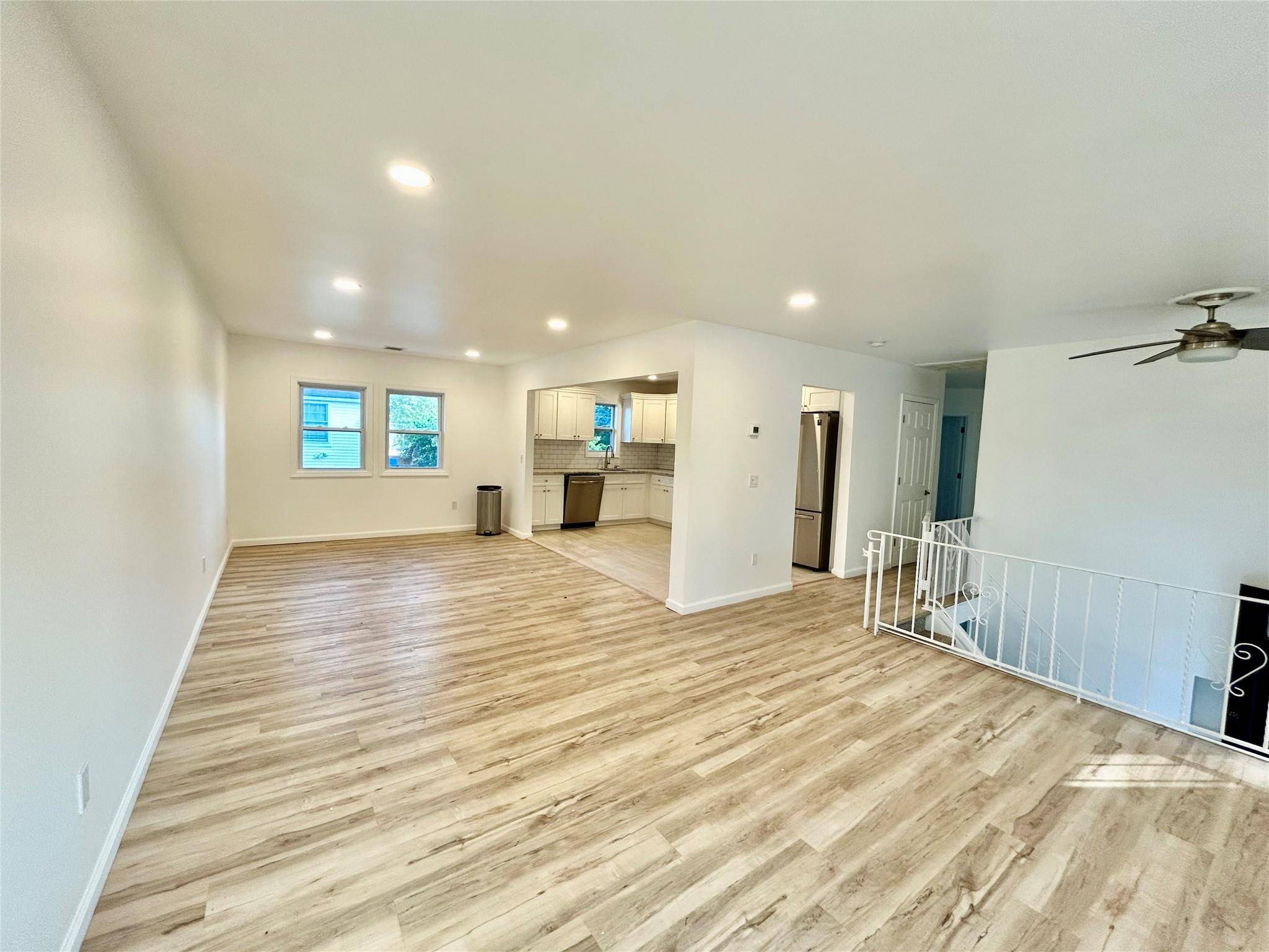 East Islip, NY 11730,4 Carey ST