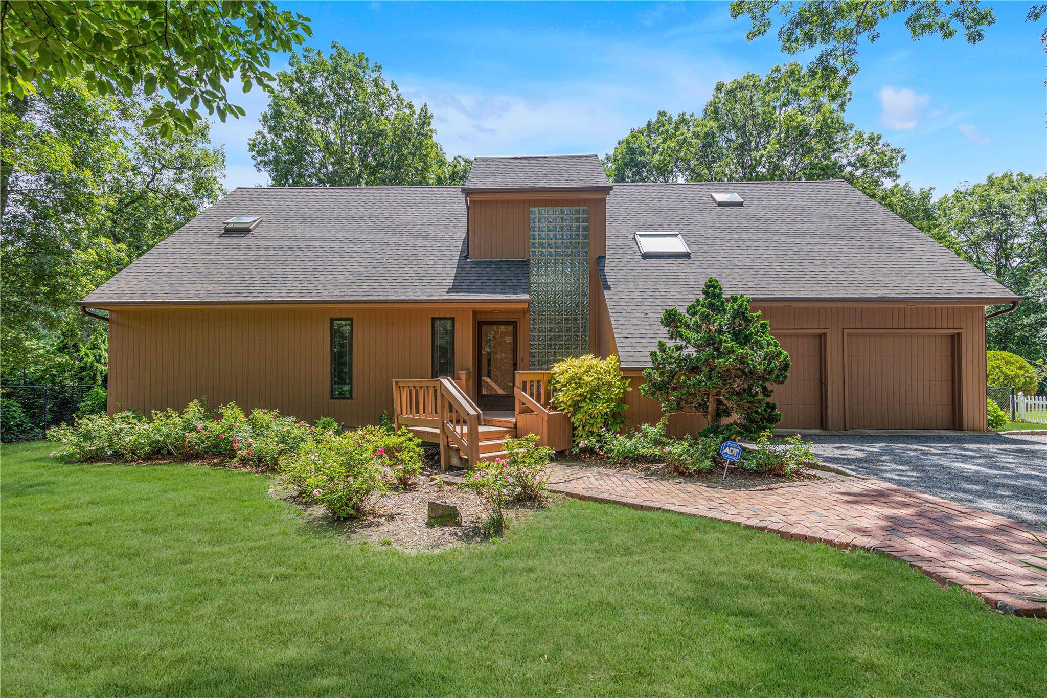 Commack, NY 11725,50 Valleywood RD