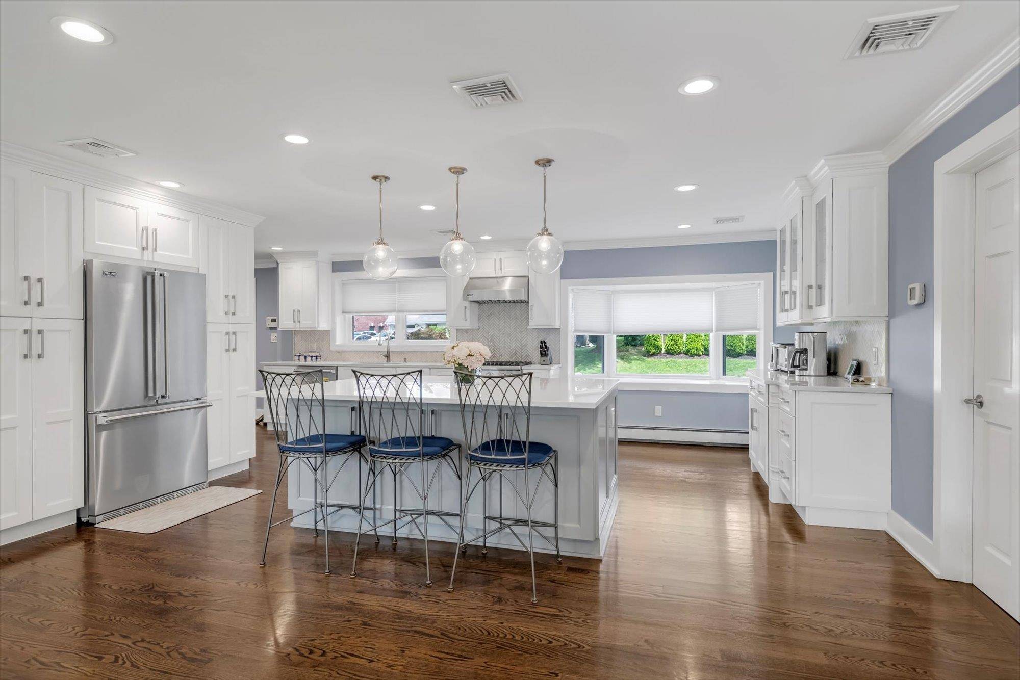 Roslyn, NY 11576,14 Ridge DR