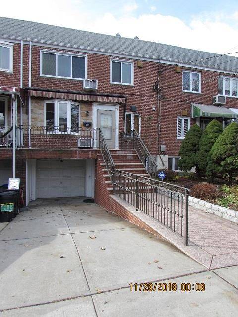 Middle Village, NY 11379,61-56 70th ST
