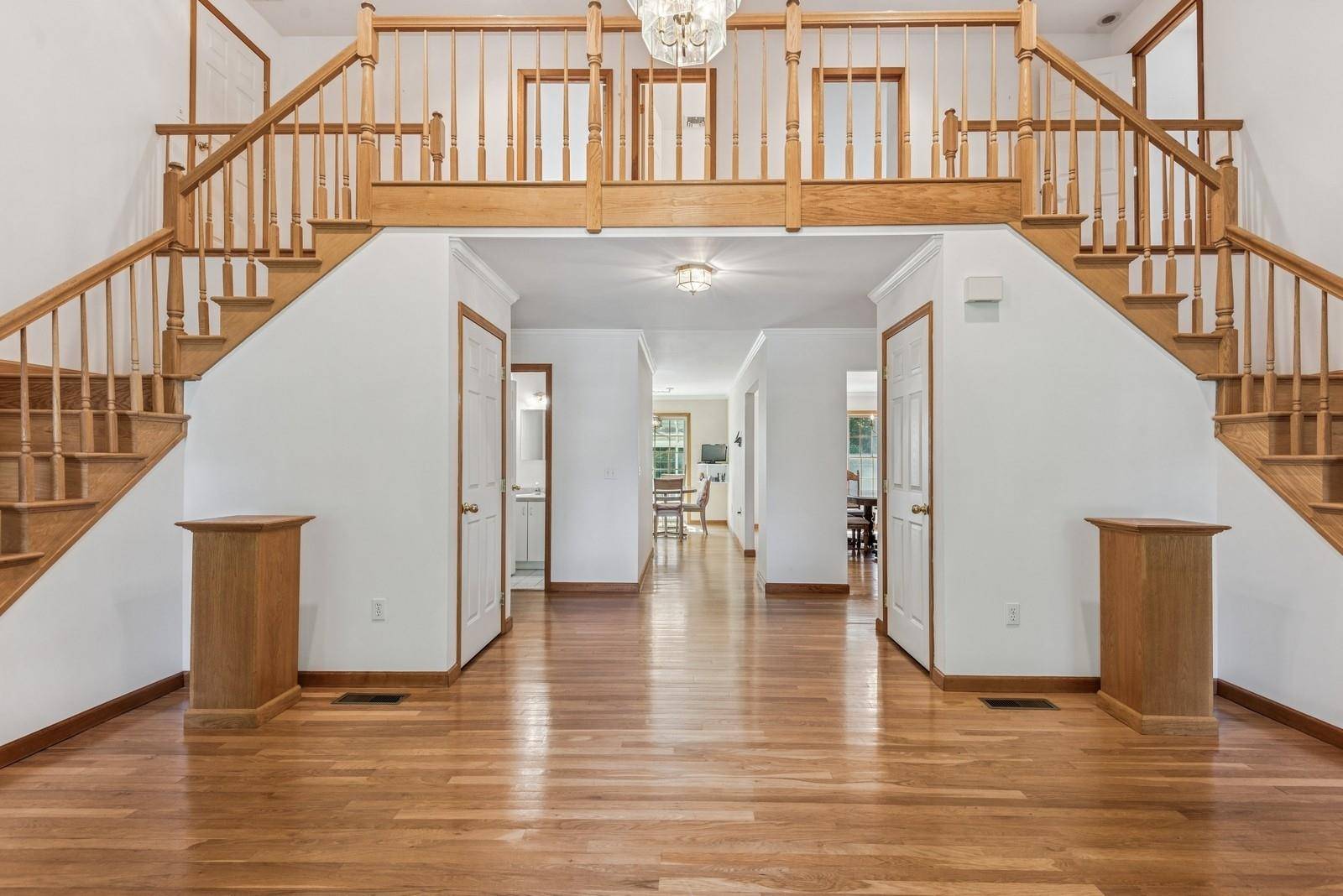 East Patchogue, NY 11772,4 Springview CT