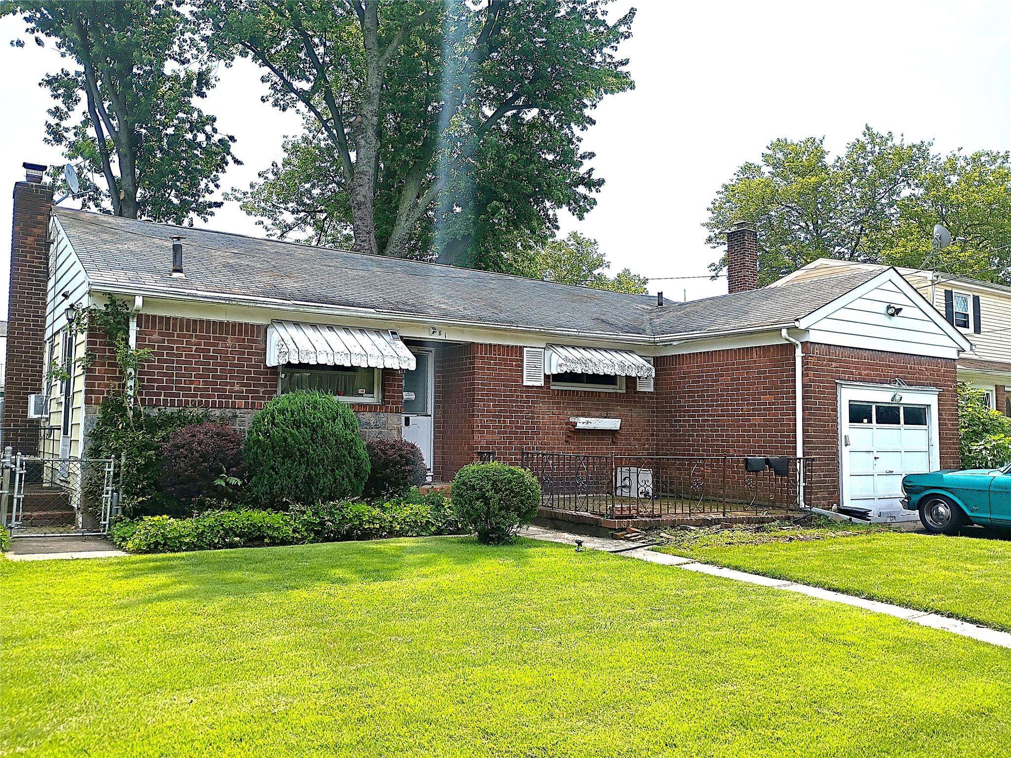 Hempstead, NY 11550,381 Baldwin RD