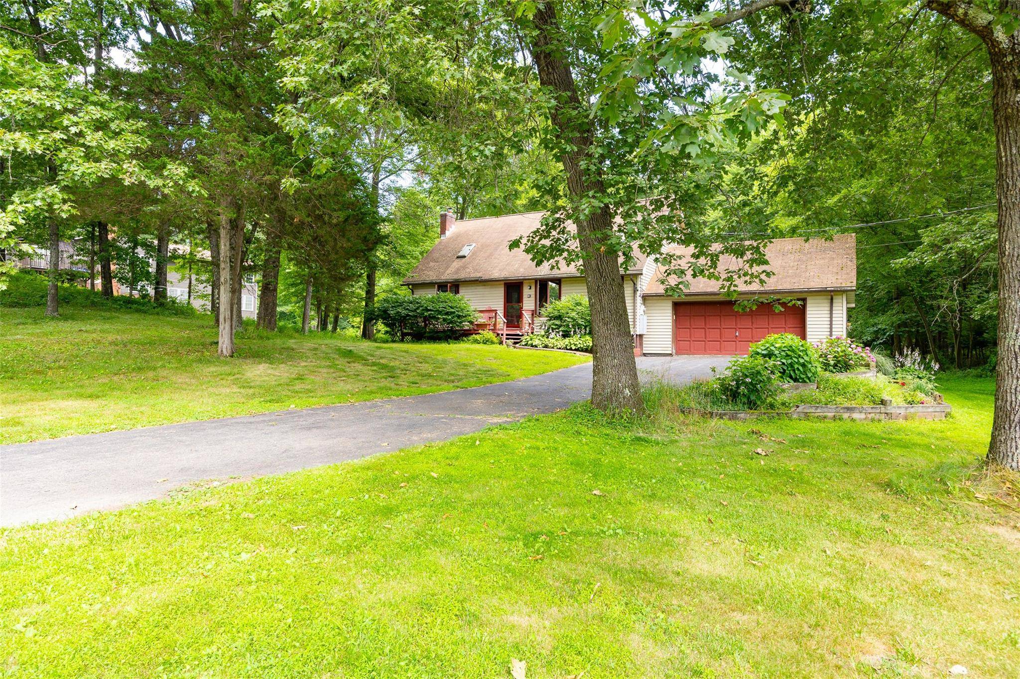Red Hook, NY 12571,110 Read RD