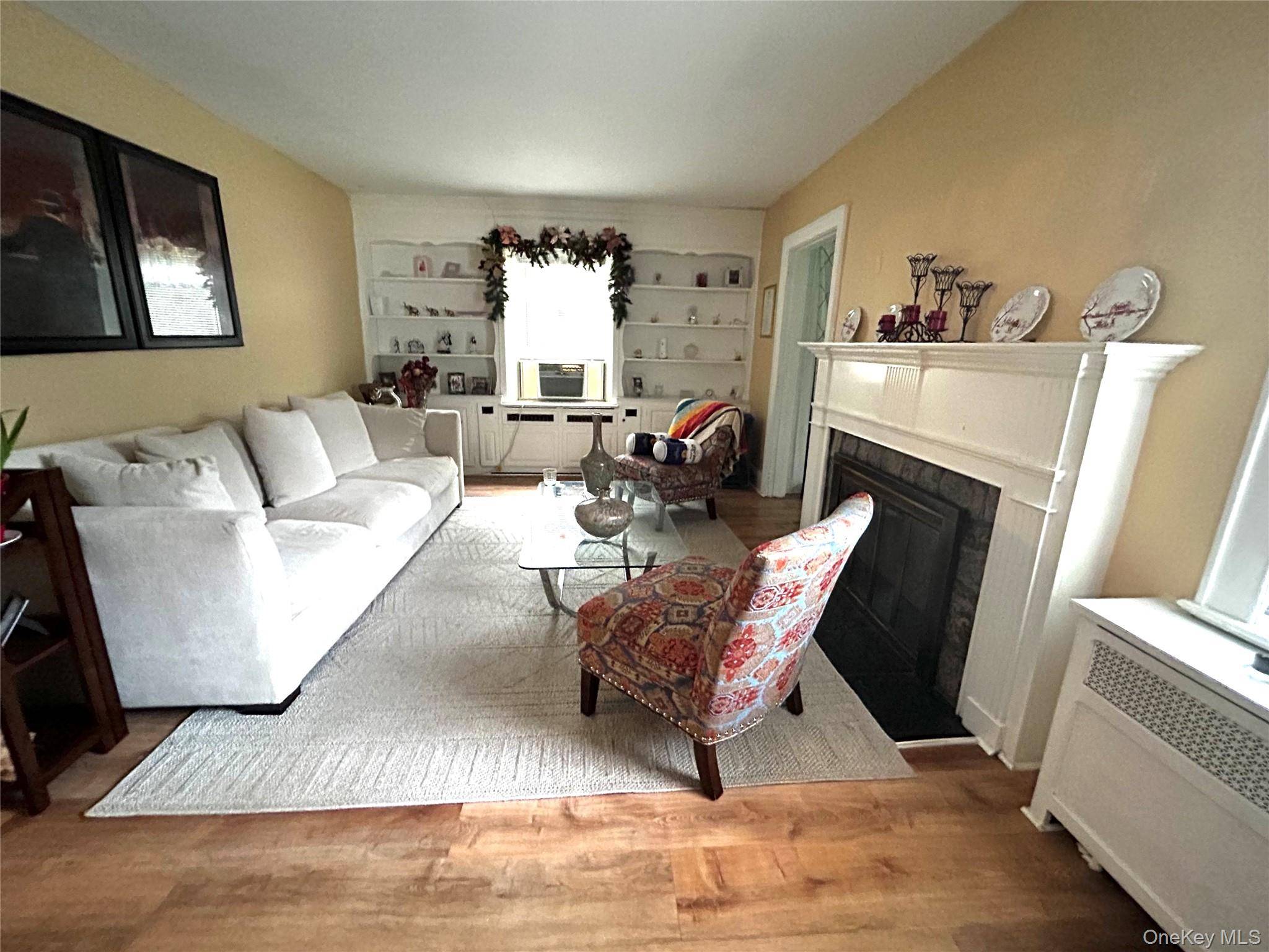 Lynbrook, NY 11563,11 Duryea PL