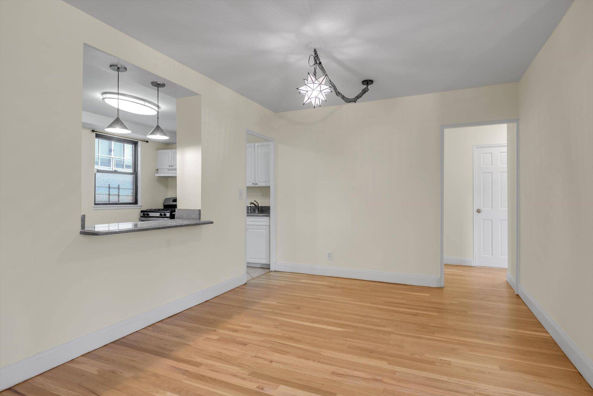 Bronx, NY 10471,4705 Henry Hudson Pkwy #1J