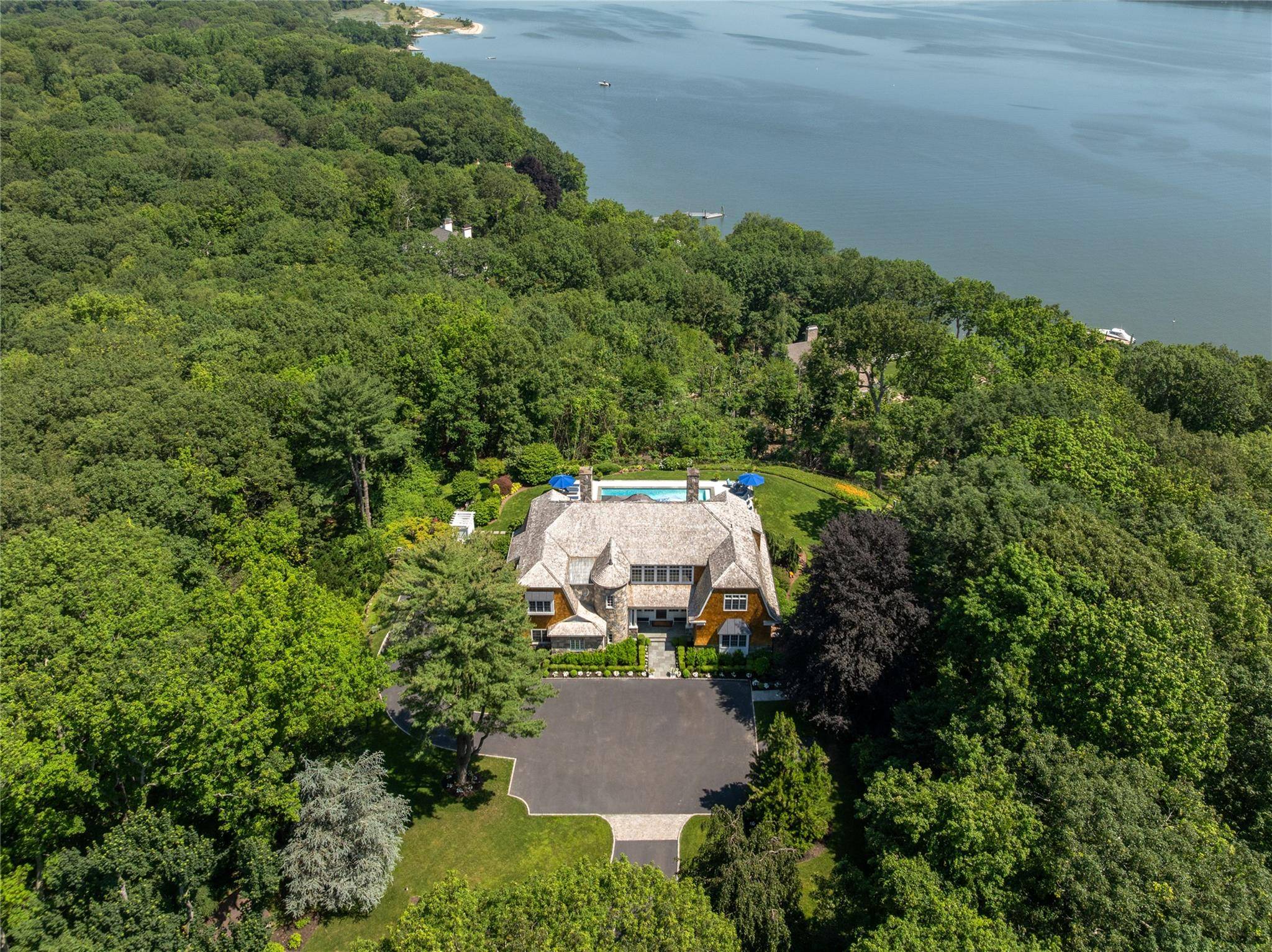 Laurel Hollow, NY 11771,12 North RD