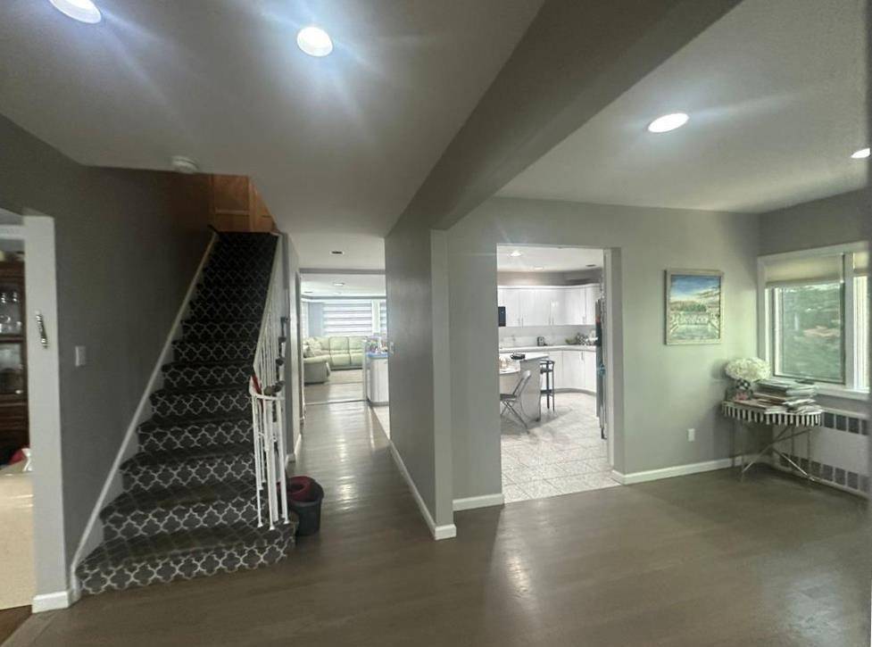 Woodmere, NY 11598,373 Northfield RD