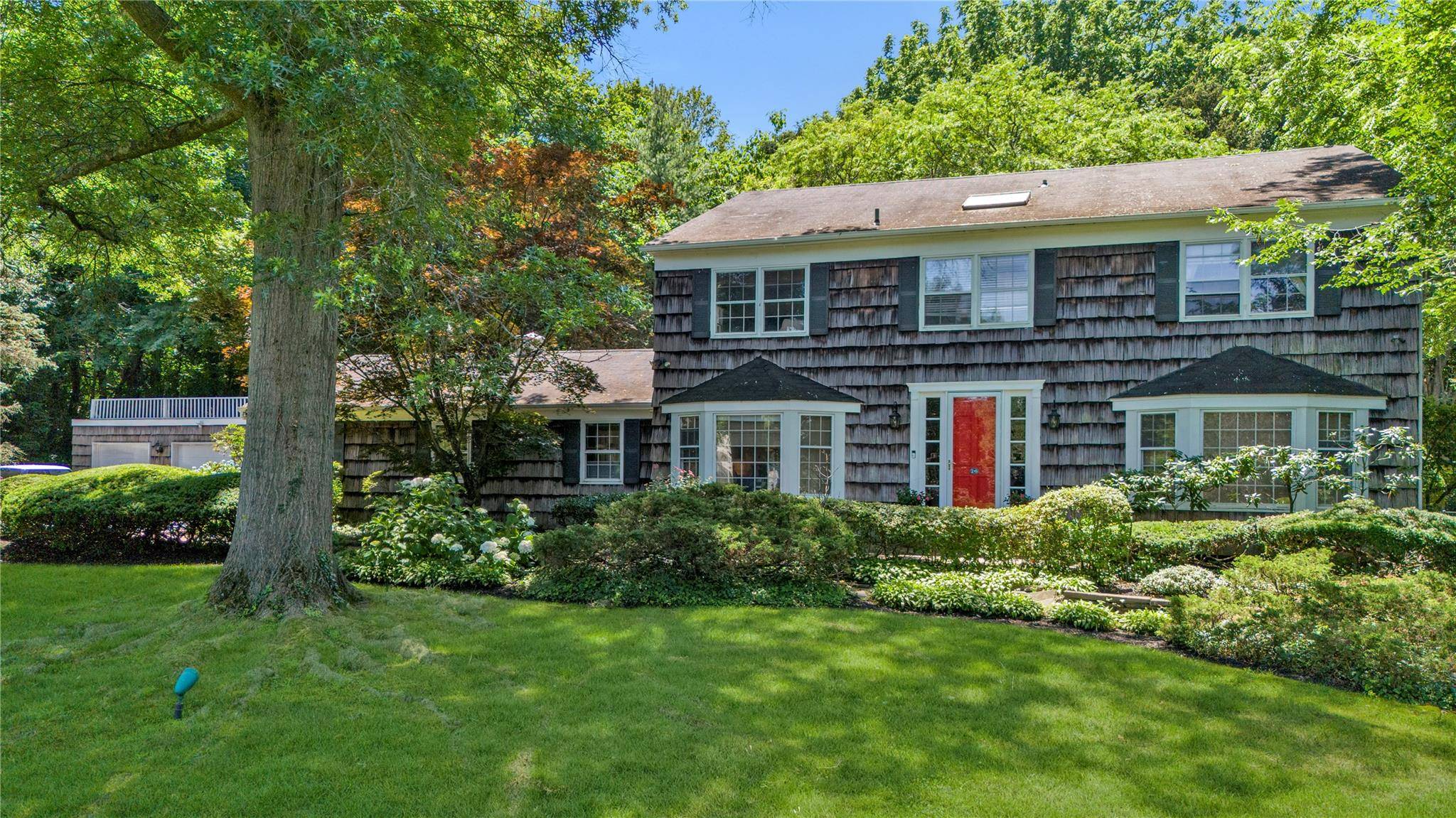Brookville, NY 11545,26 Rolling DR