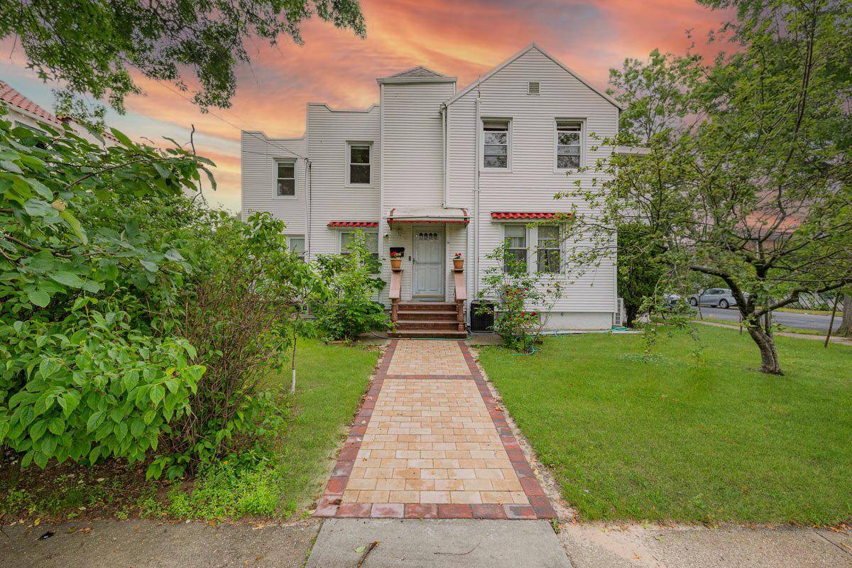 Queens Village, NY 11427,233-04 Seward AVE