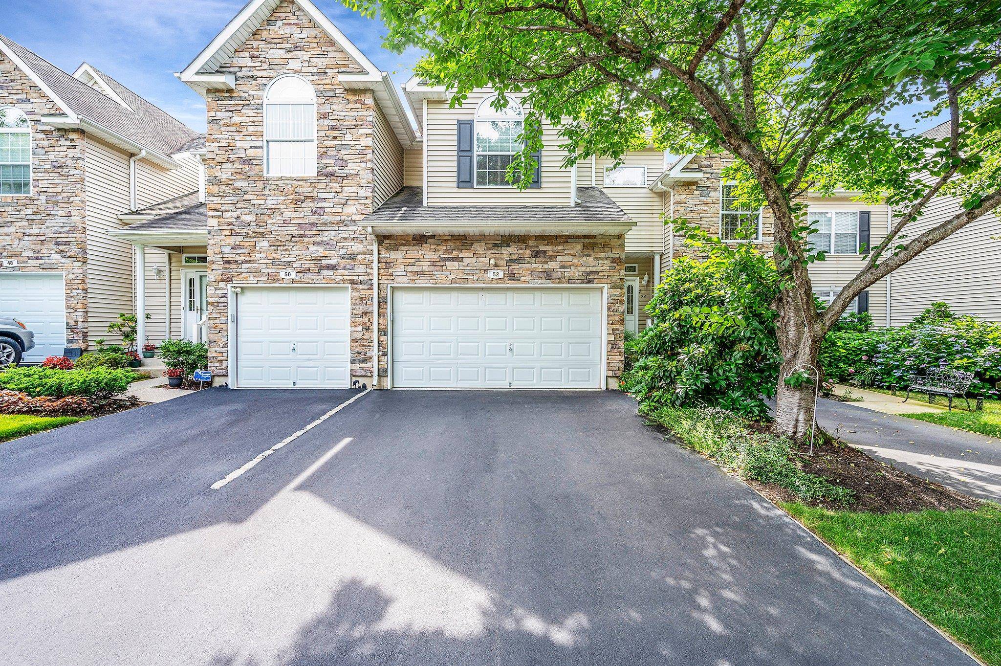 Kings Park, NY 11754,52 Mantack PATH
