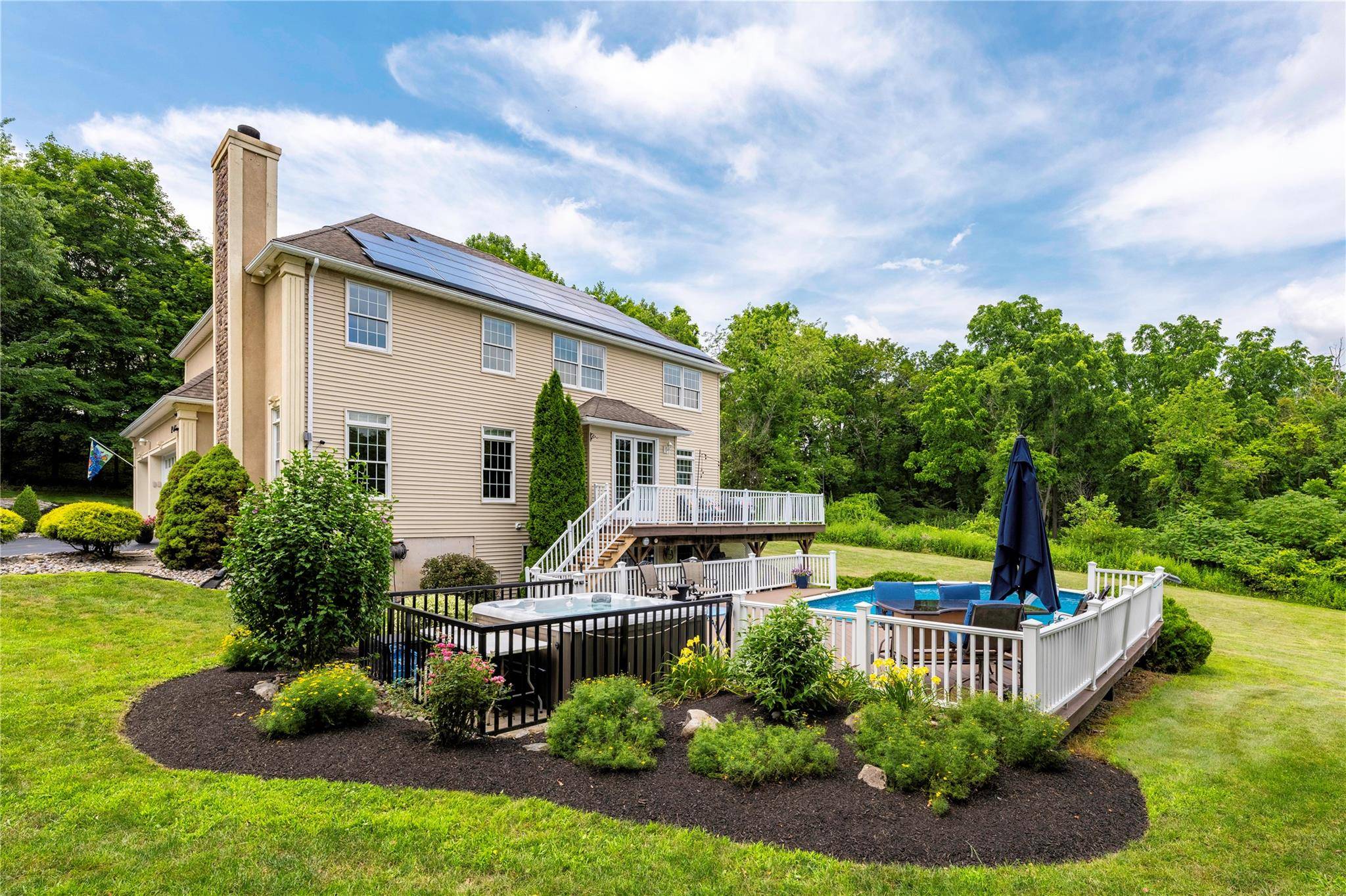 Marlboro, NY 12542,90 Hampton RD