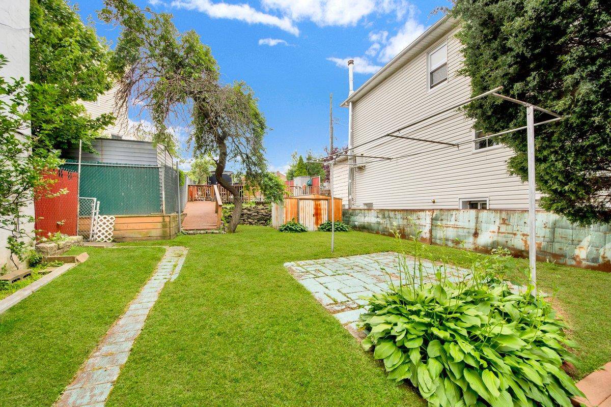 Bronx, NY 10465,1455 Kennellworth PL