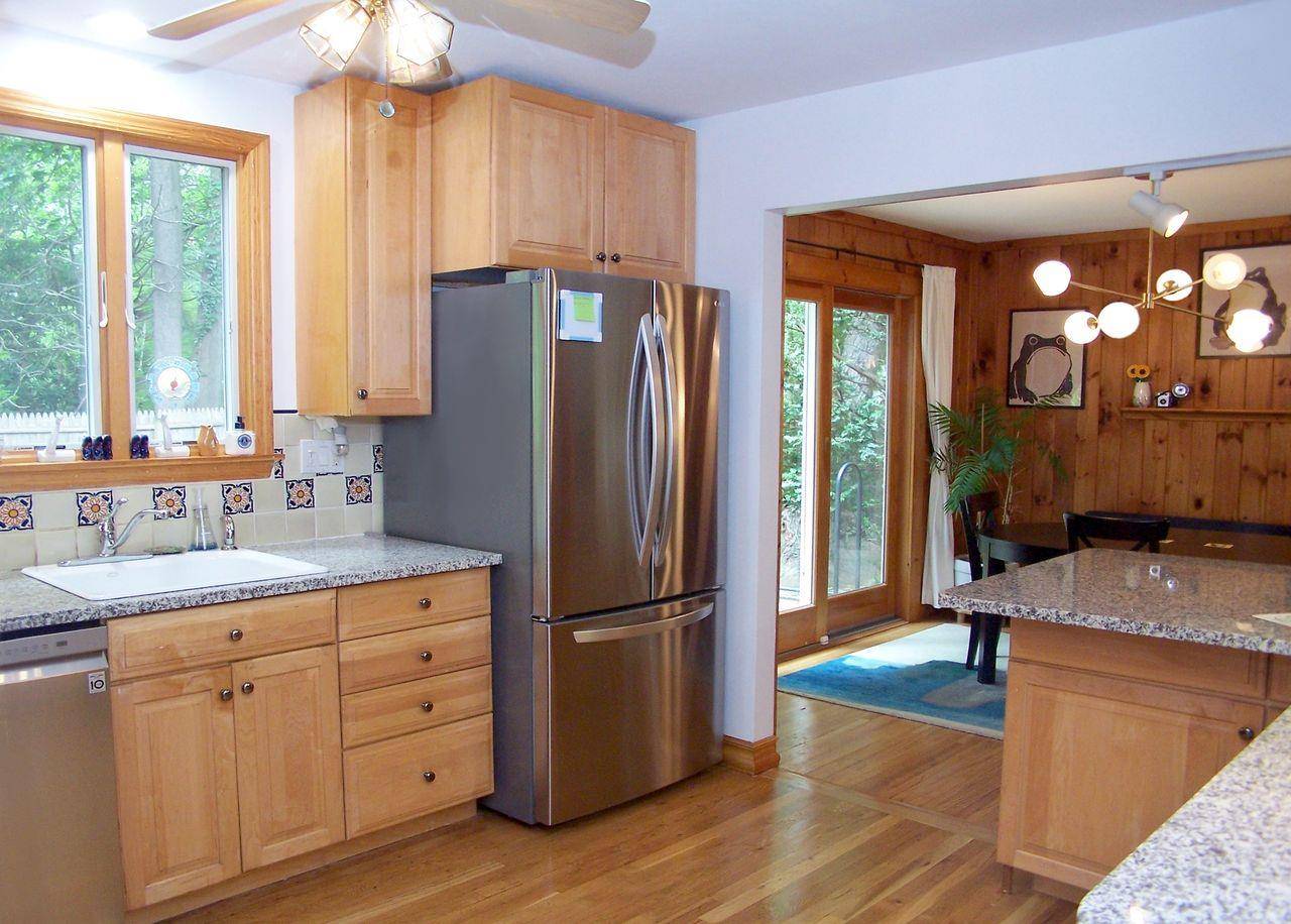 Stony Brook, NY 11790,2 Maple AVE