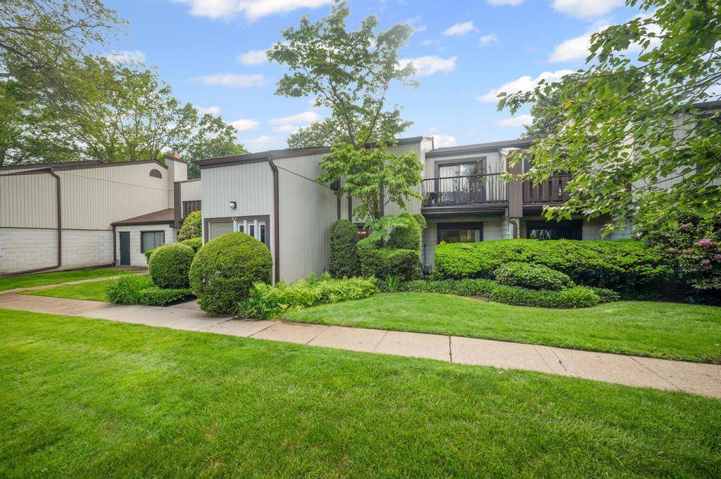 Ronkonkoma, NY 11779,67 Richmond BLVD #2A