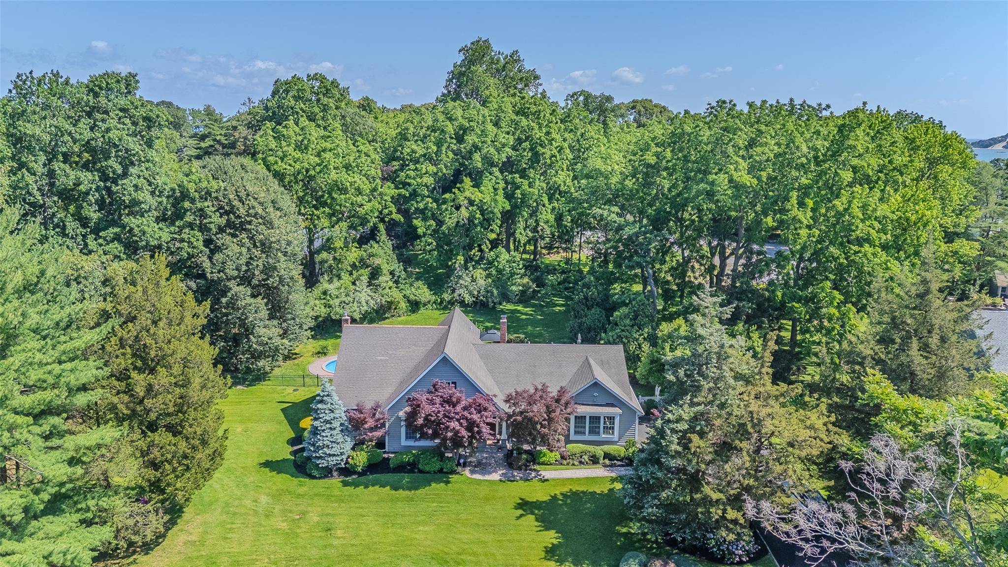 Setauket, NY 11733,2 White Pine LN