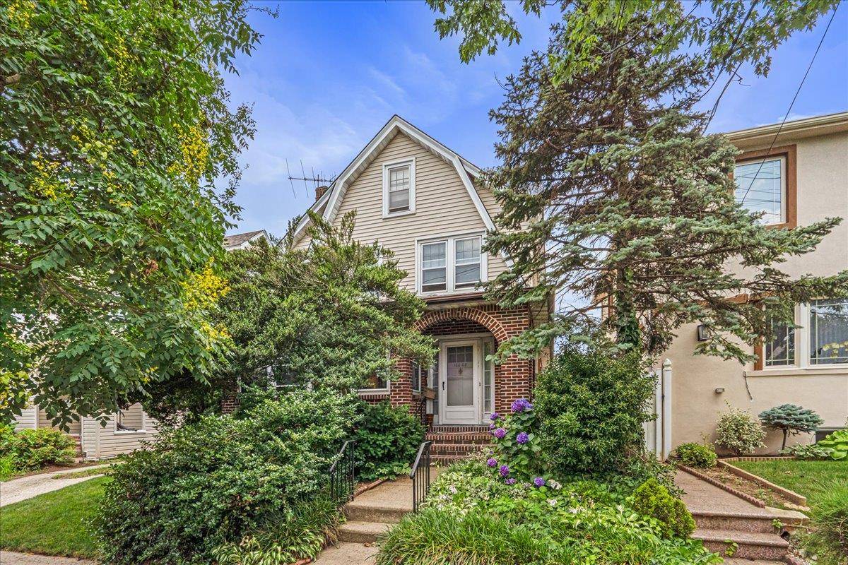 Beechhurst, NY 11357,16608 Cryders LN