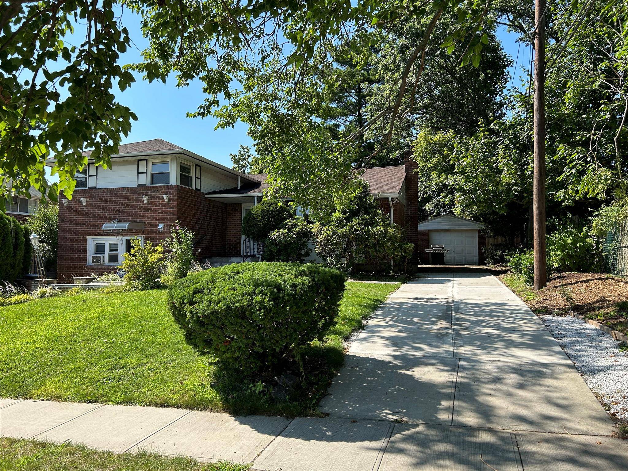 Westbury, NY 11590,49 Audrey RD