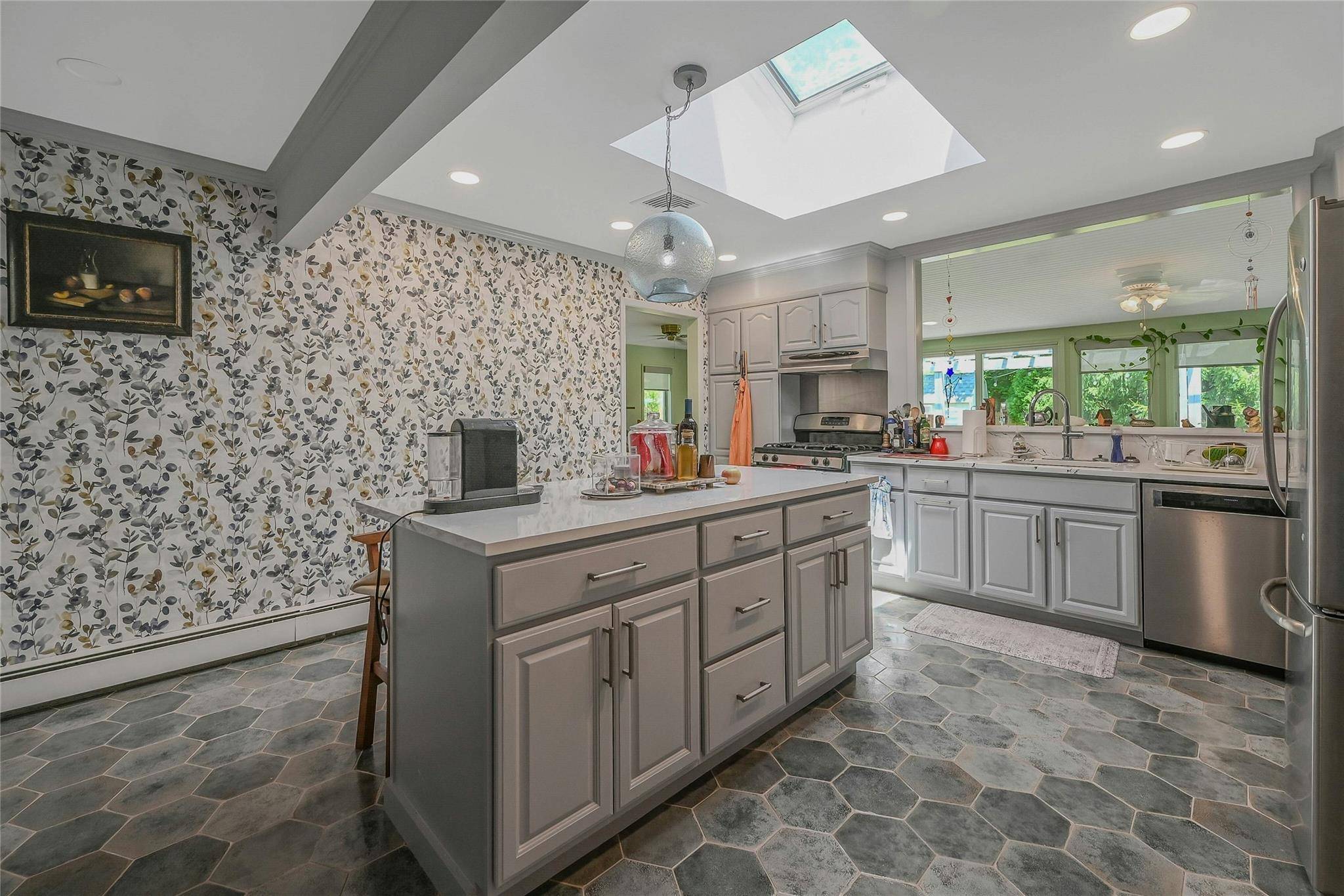 Southold, NY 11971,625 Glenn RD