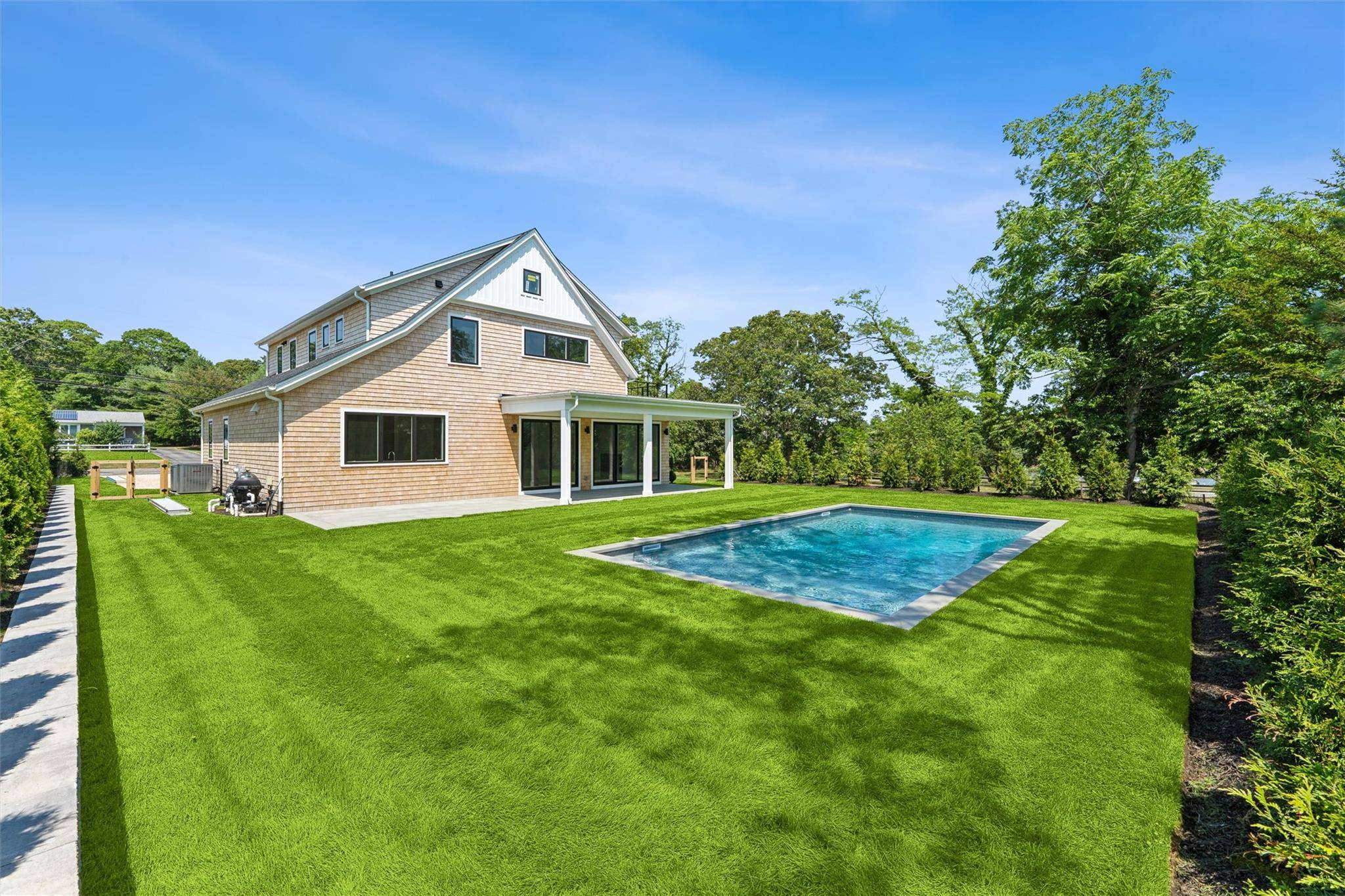 Westhampton, NY 11977,135 South RD