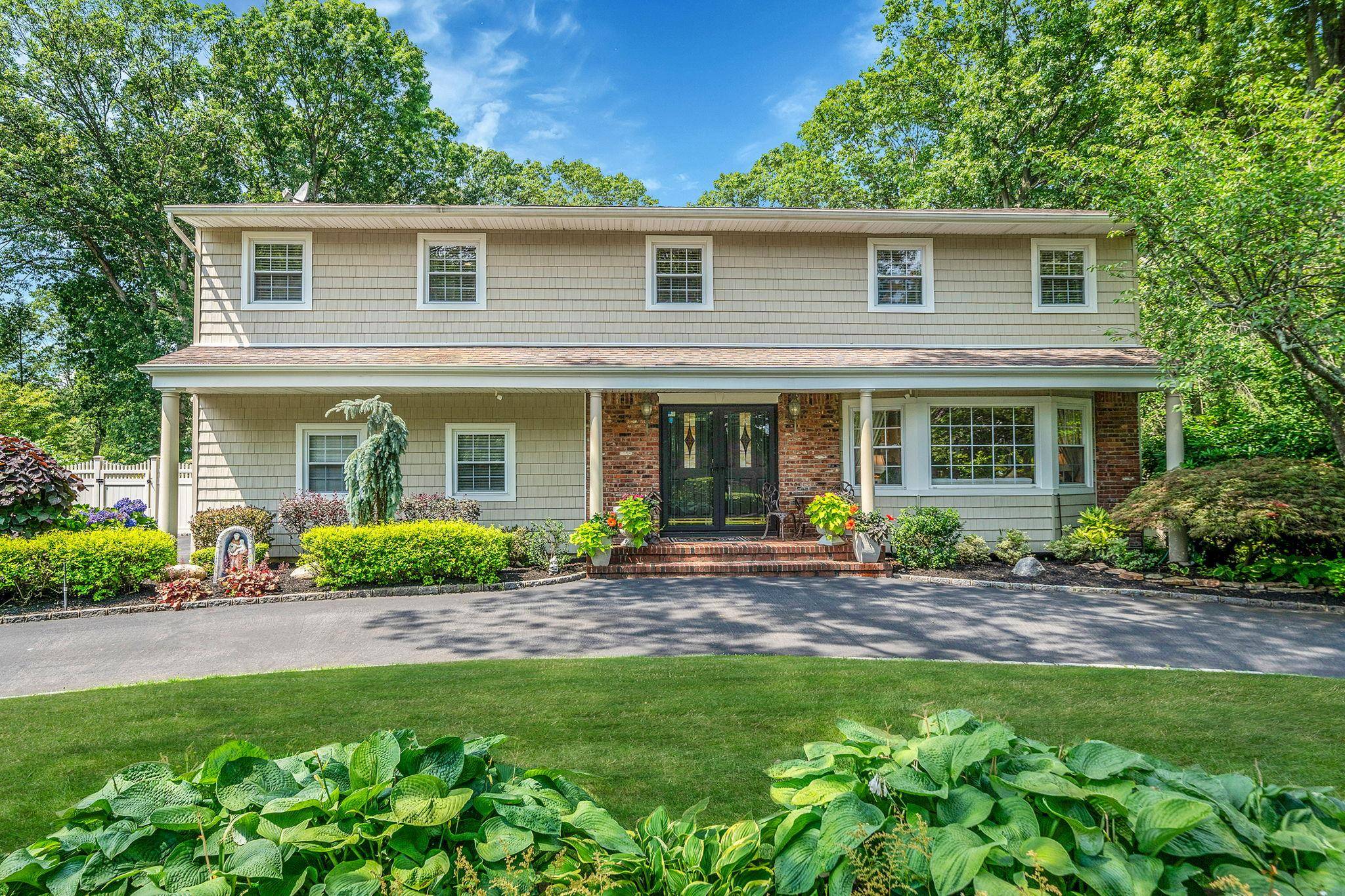 Smithtown, NY 11787,59 Lindron AVE