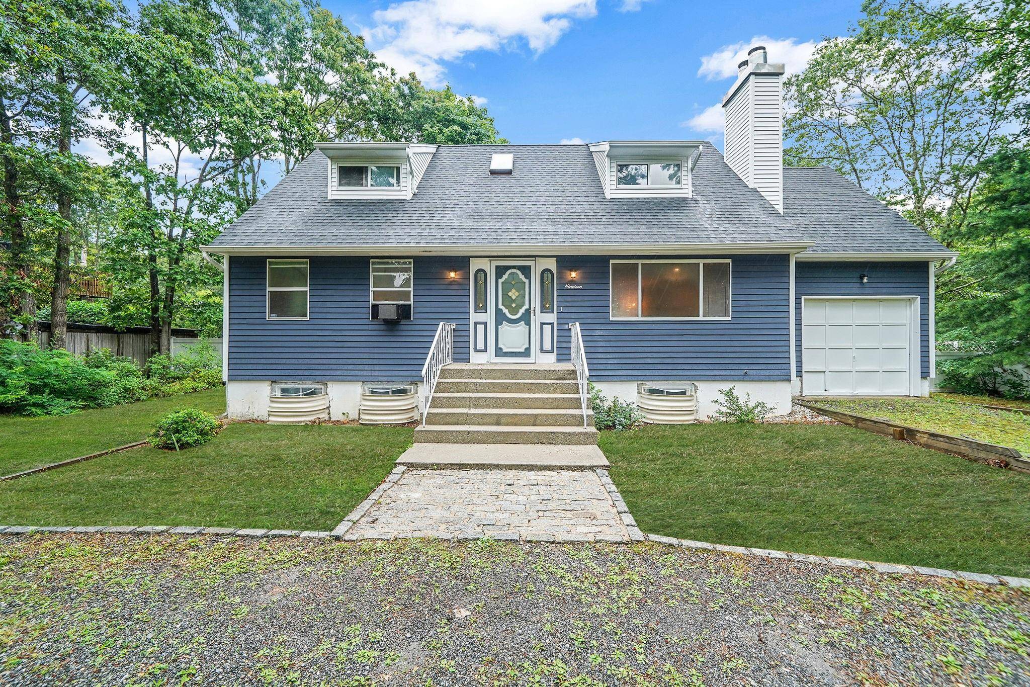 Center Moriches, NY 11934,19 Cozine RD