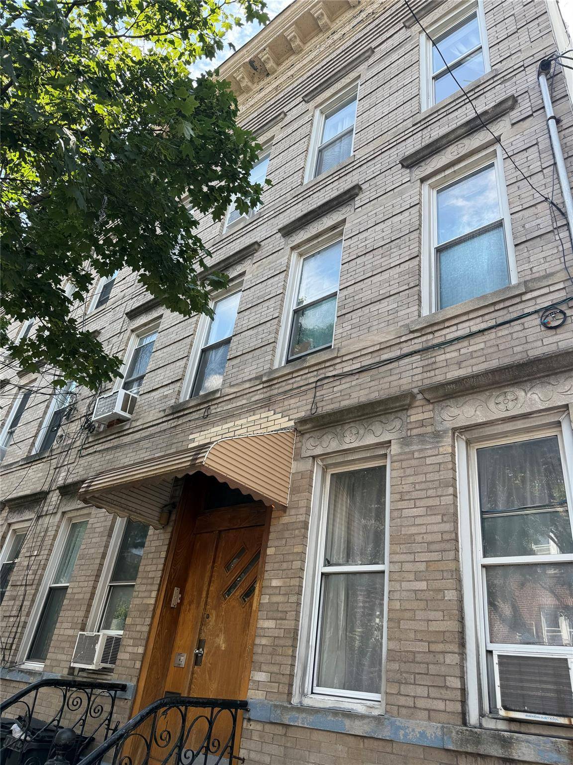 Ridgewood, NY 11385,410 Woodward AVE