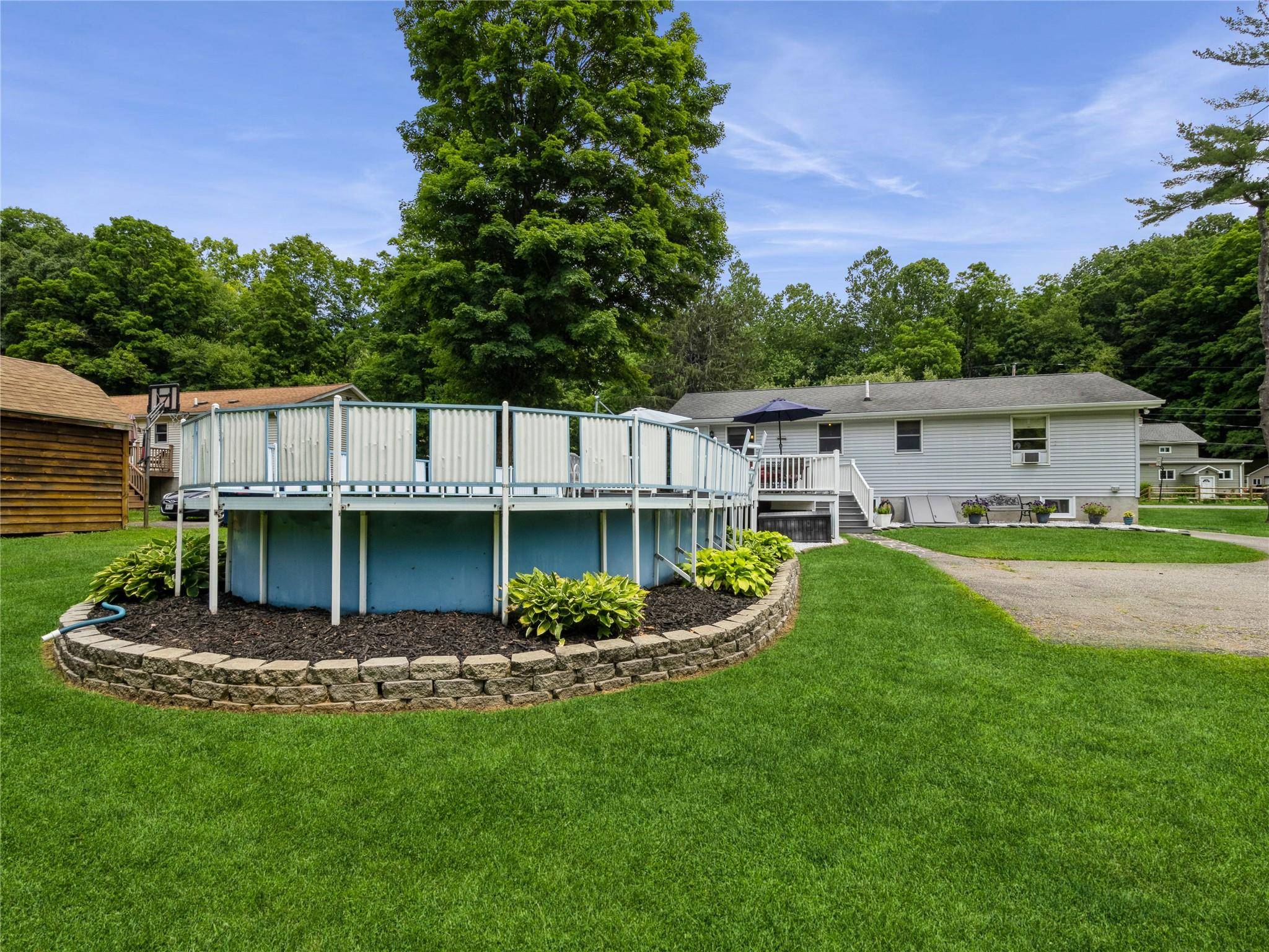 Dover Plains, NY 12522,53 Glen AVE