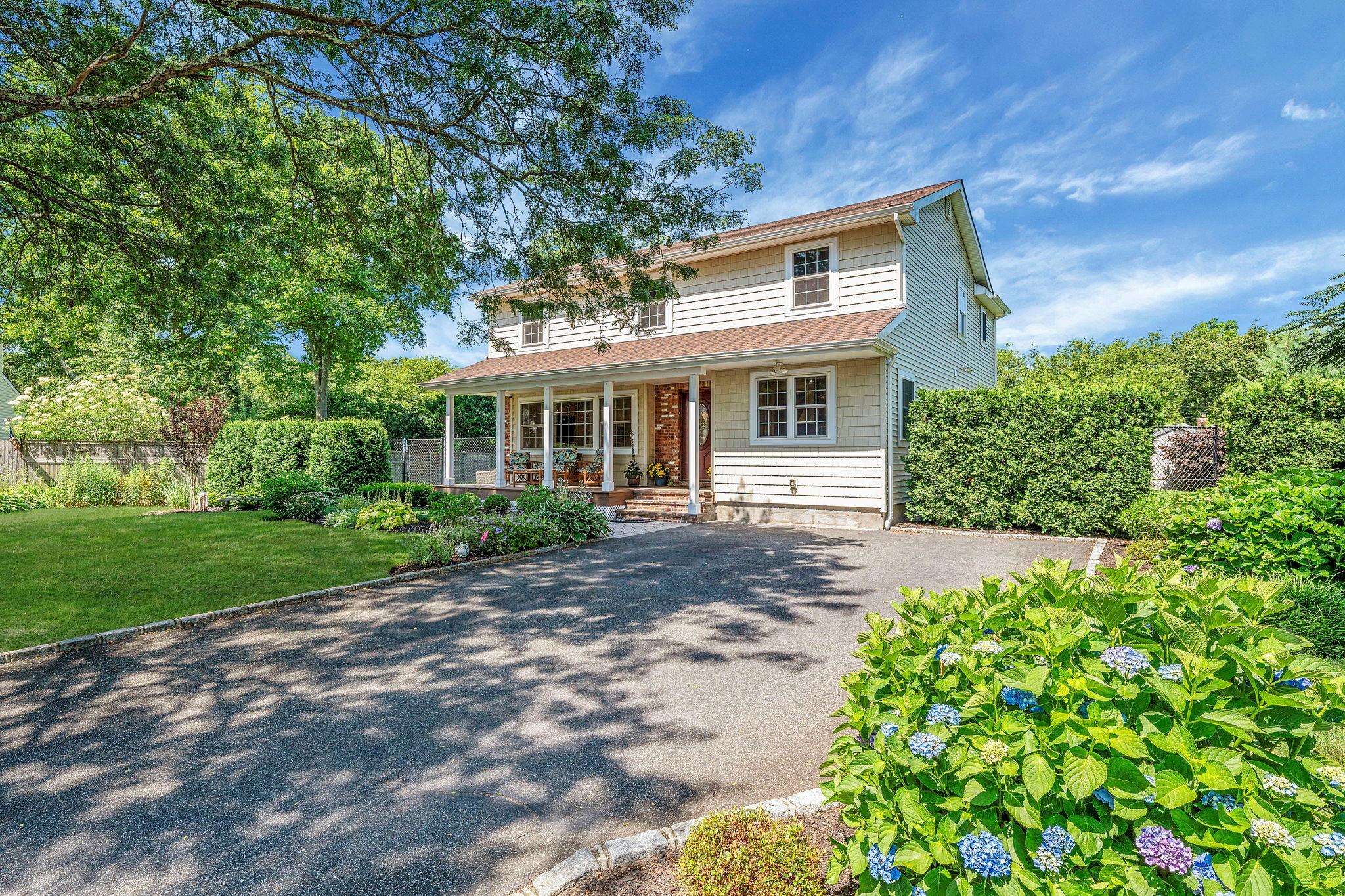 Greenlawn, NY 11740,8 Princess CT