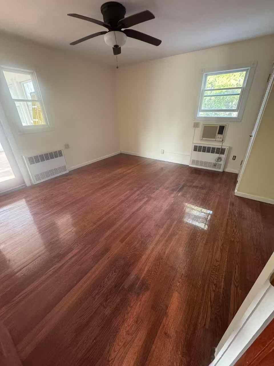Glenwood Landing, NY 11547,98 Glenwood RD